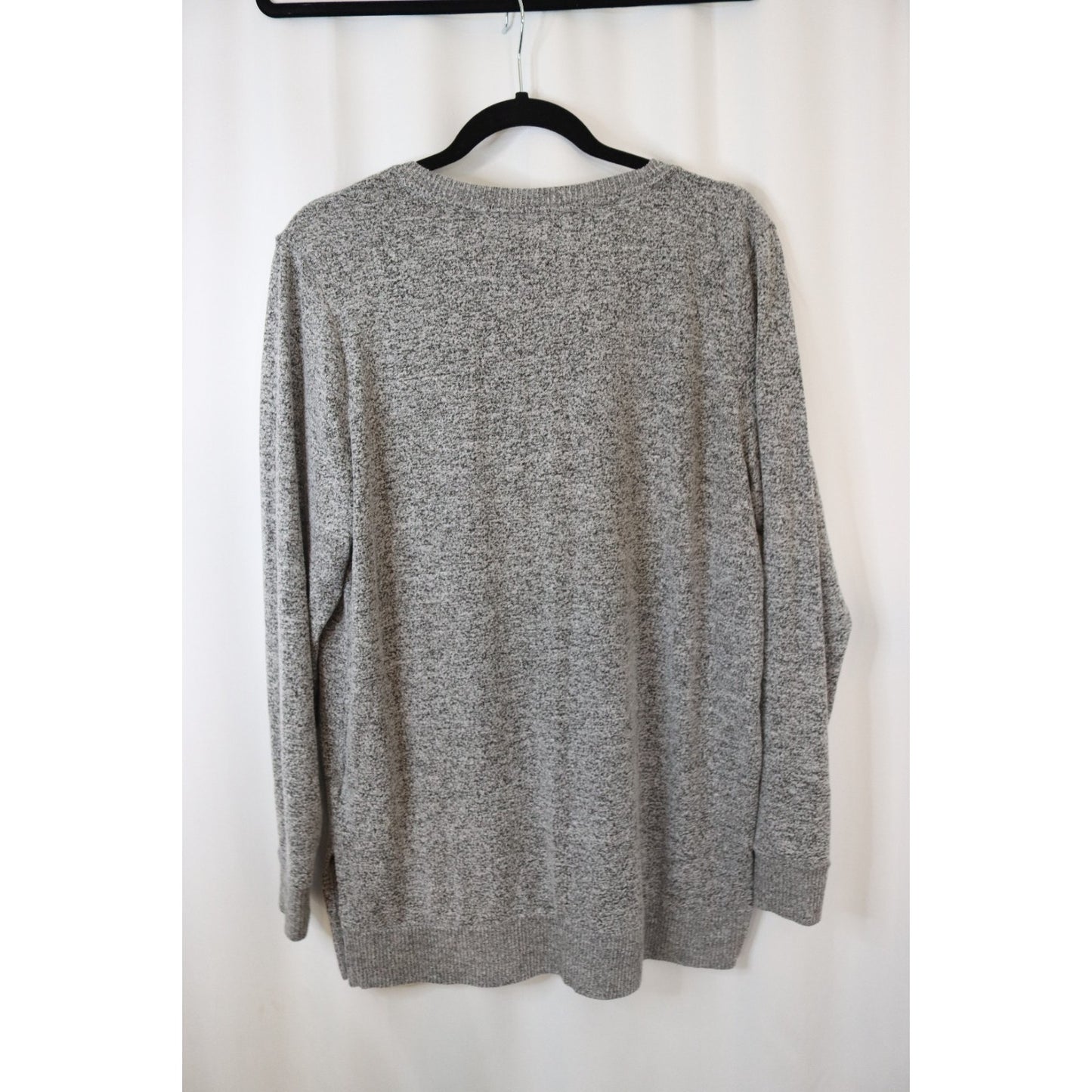 Lucky Brand M Sweater Heathered Gray Lightweight V-Neck Long Sleeve SOFT