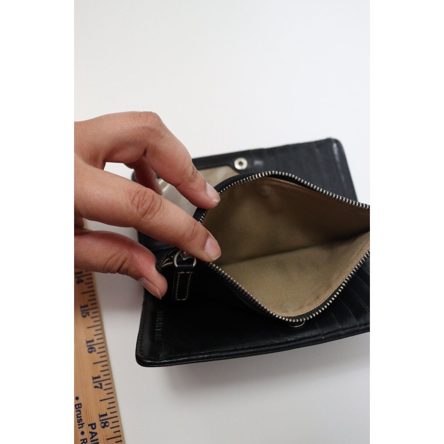 Michael Kors Black Leather Wallet White Stitching Metal Scratched
