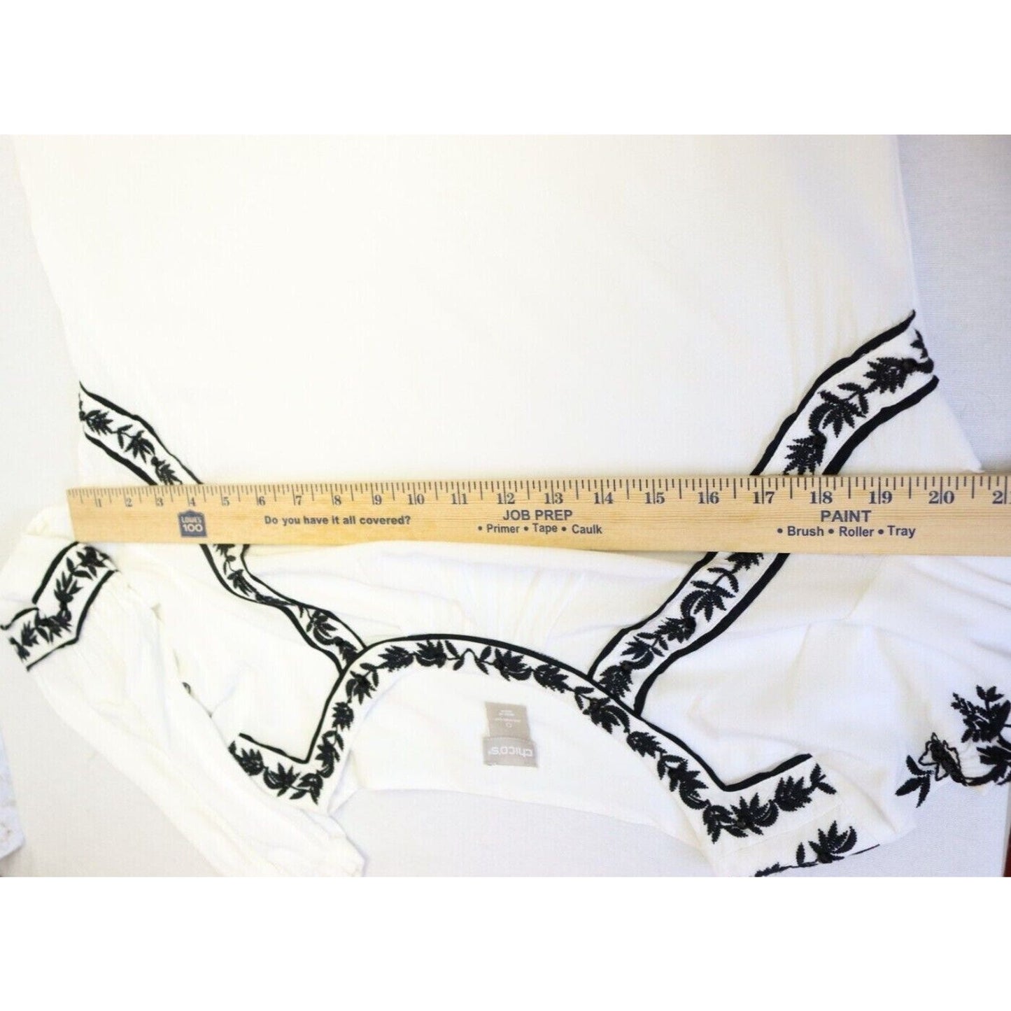 Chico's 0 (4/6) White and Black Long Sleeve Top Boho Embroidery Flaws