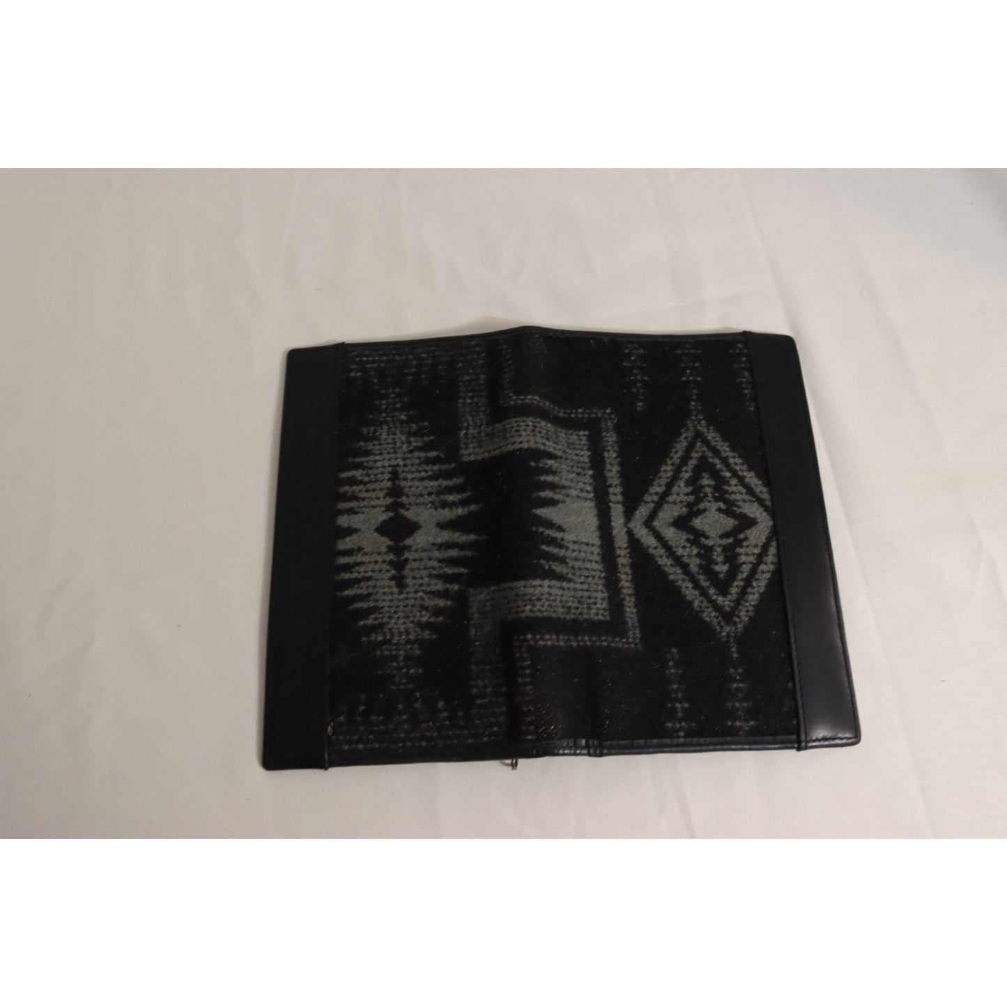 Pendleton Travel Wallet Wool Dark Azetec Flaw