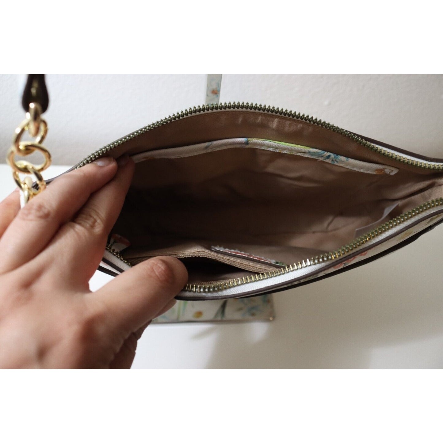 Nanette Lapore White Floral Zippered Shoulder Bag Purse Gold Hardware Pockets
