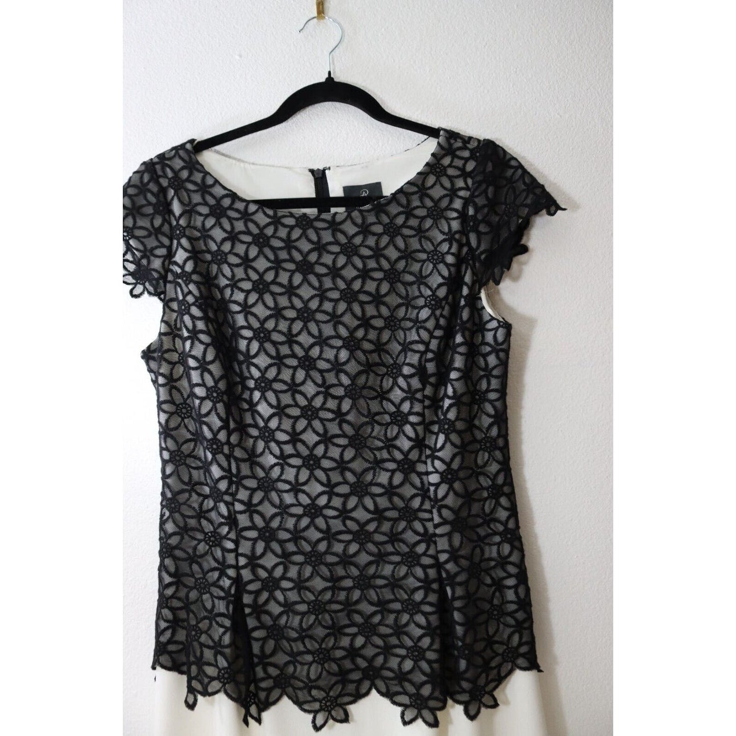 Adrianna Papell Dress Size 12 Black and White Evening Dress