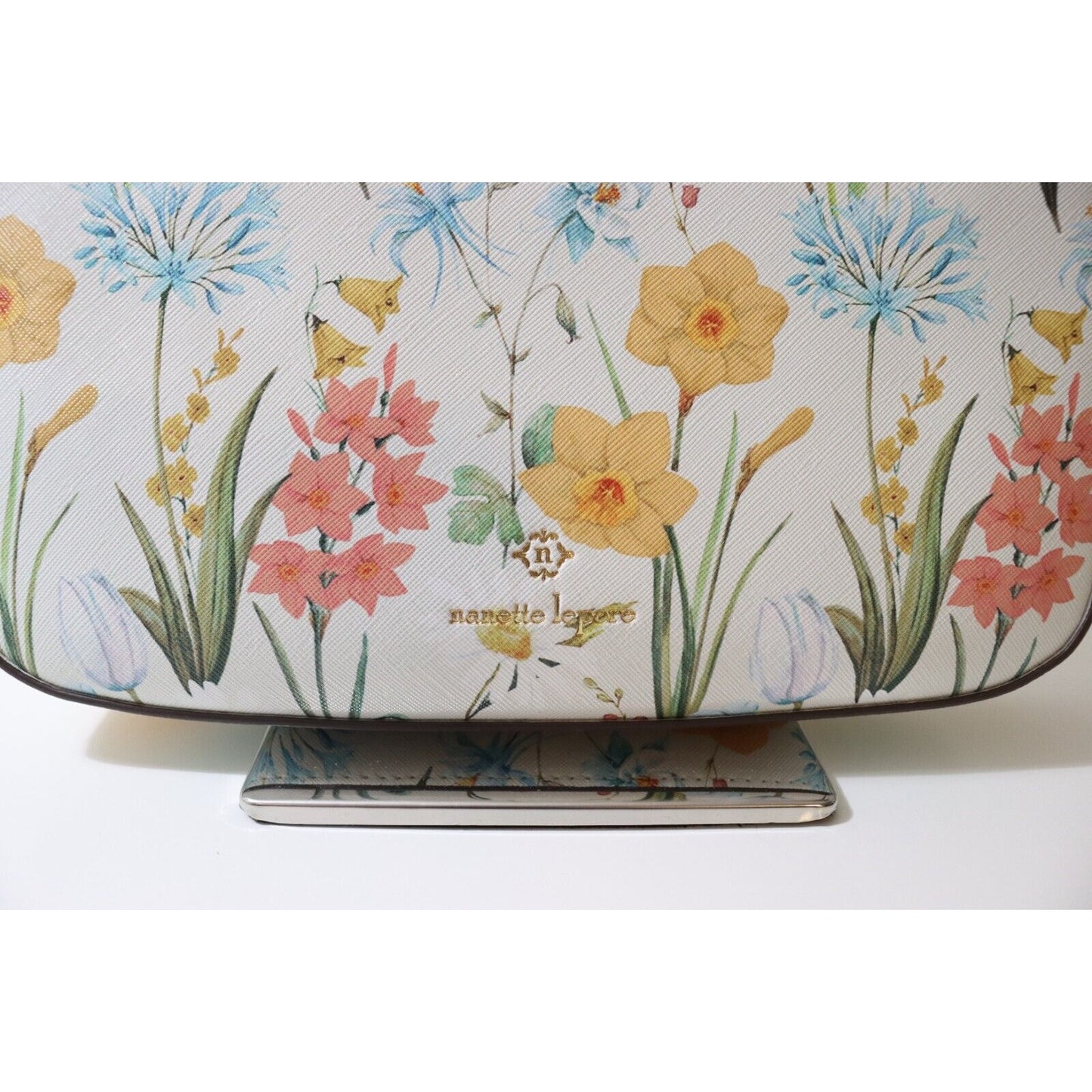Nanette Lapore White Floral Zippered Shoulder Bag Purse Gold Hardware Pockets