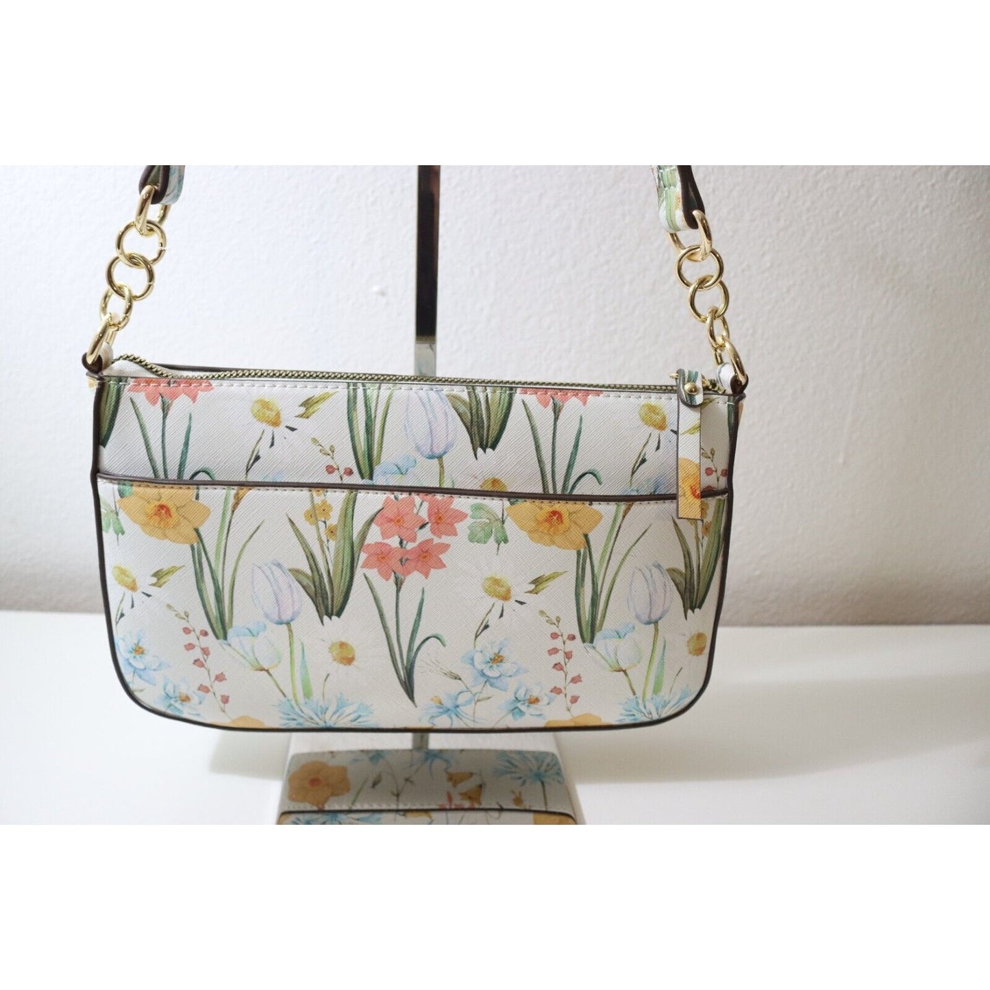 Nanette Lapore White Floral Zippered Shoulder Bag Purse Gold Hardware Pockets