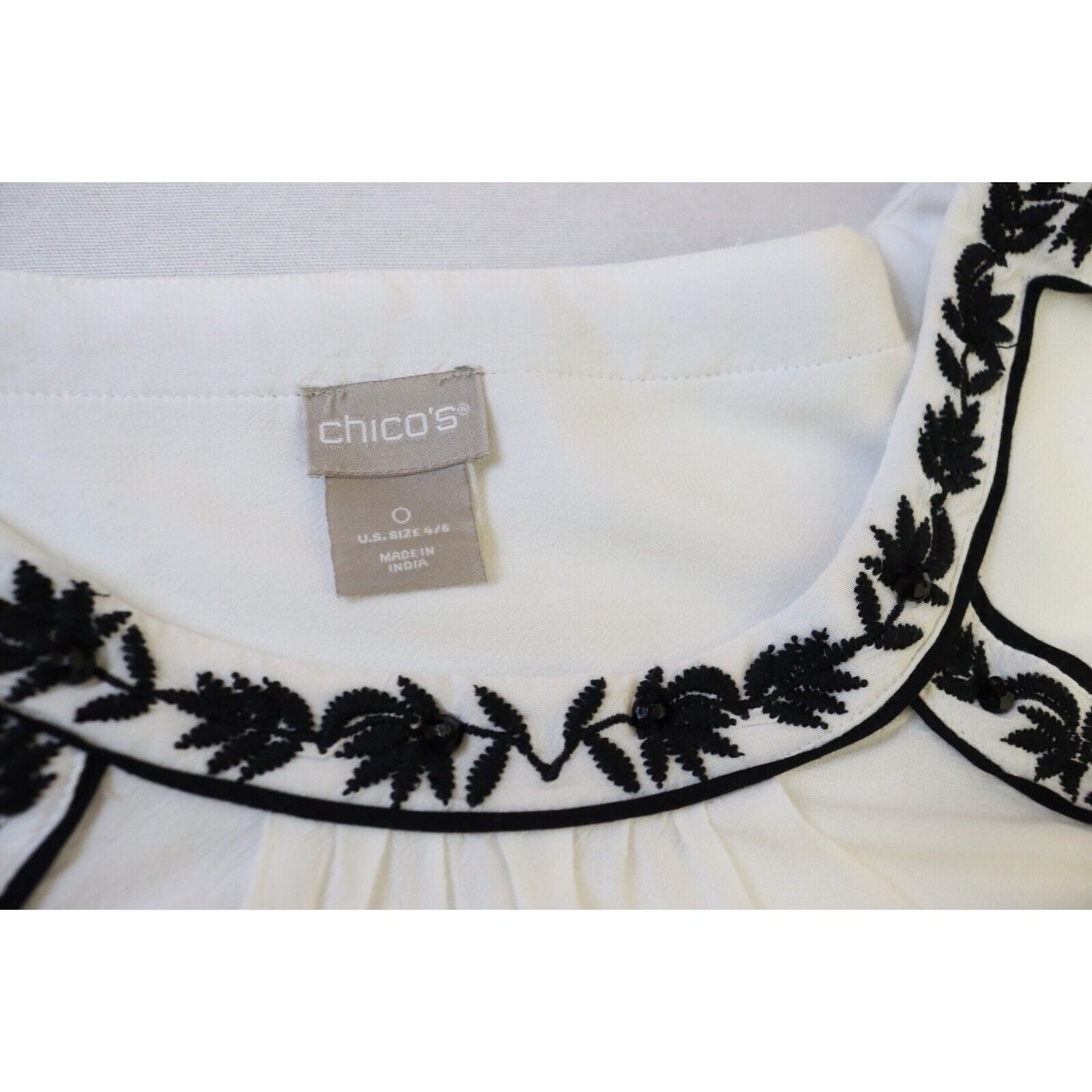 Chico's 0 (4/6) White and Black Long Sleeve Top Boho Embroidery Flaws