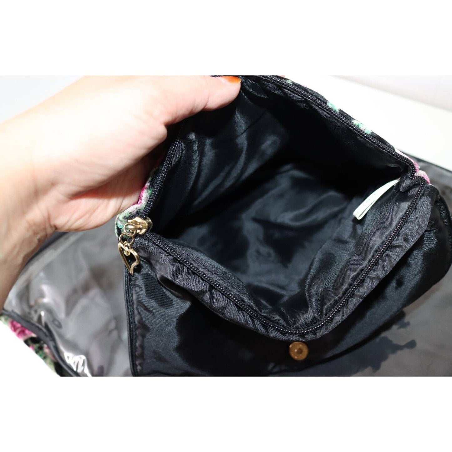 Vintage Rare Victoria Secret Cosmetic Bag Velvet Black Rose (34)