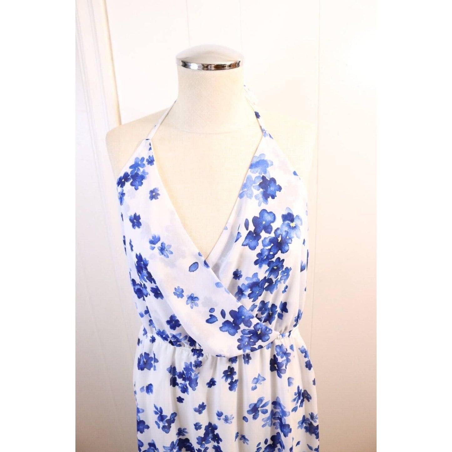 Forever 21 Dress White and Blue Short to Maxi Dress Large Sleeveless