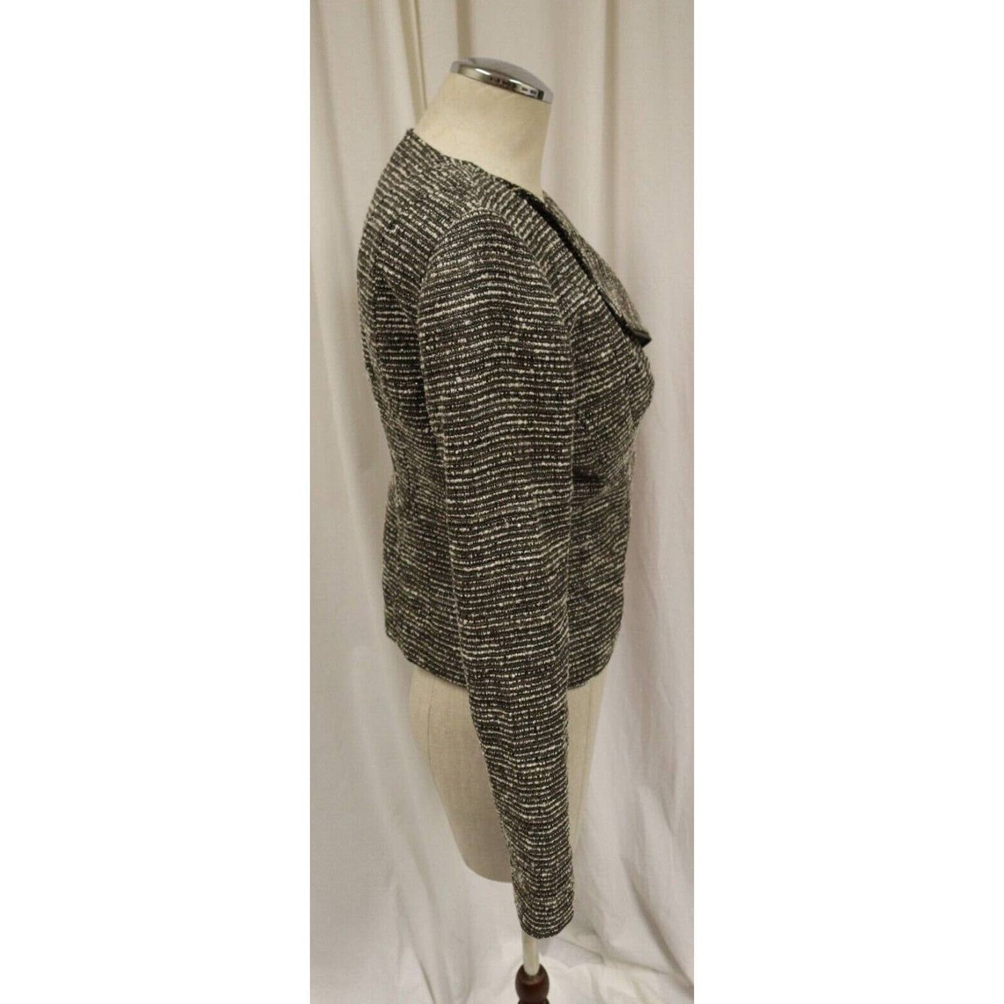 Tahari Tweed Blazer Size 6