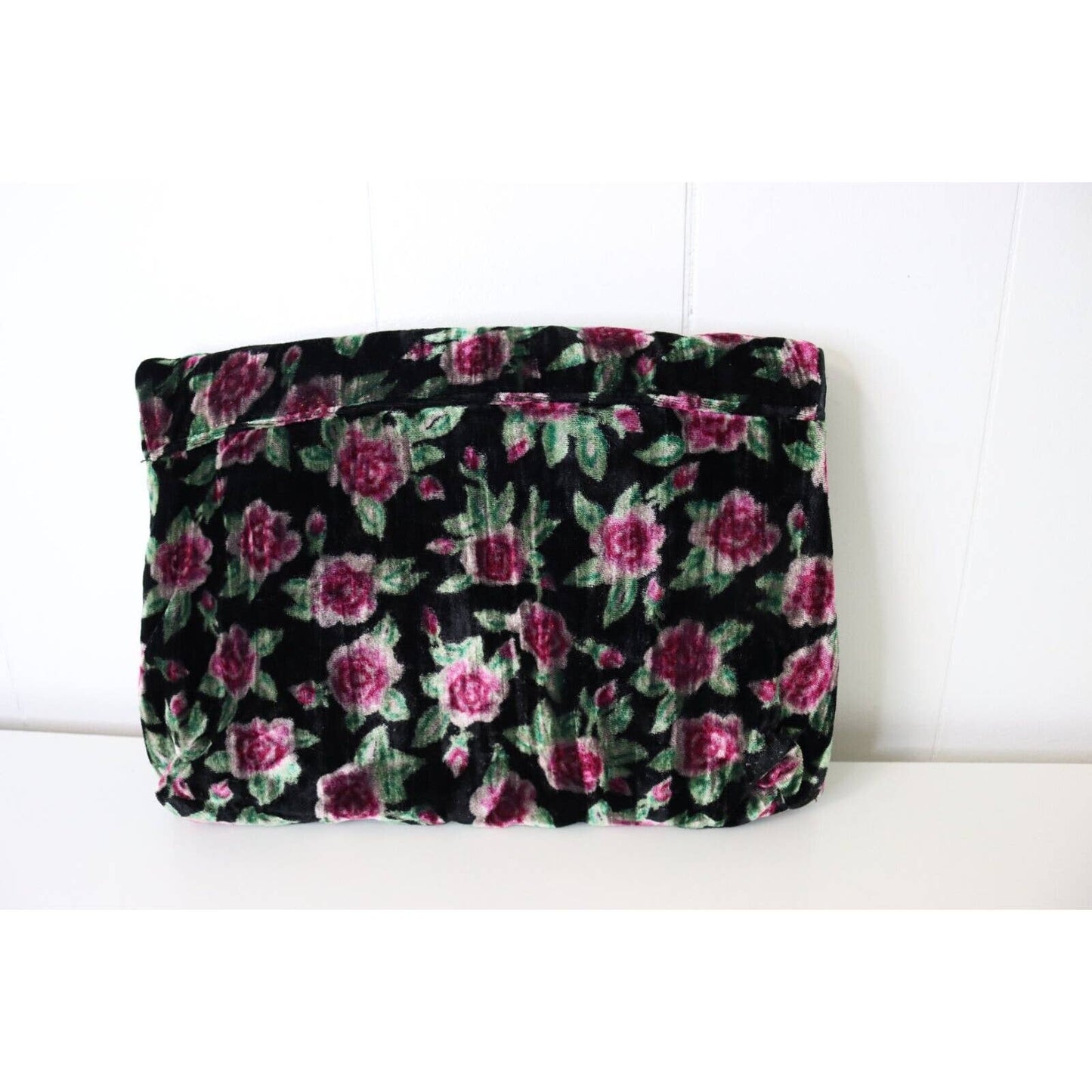 Vintage Rare Victoria Secret Cosmetic Bag Velvet Black Rose (34)