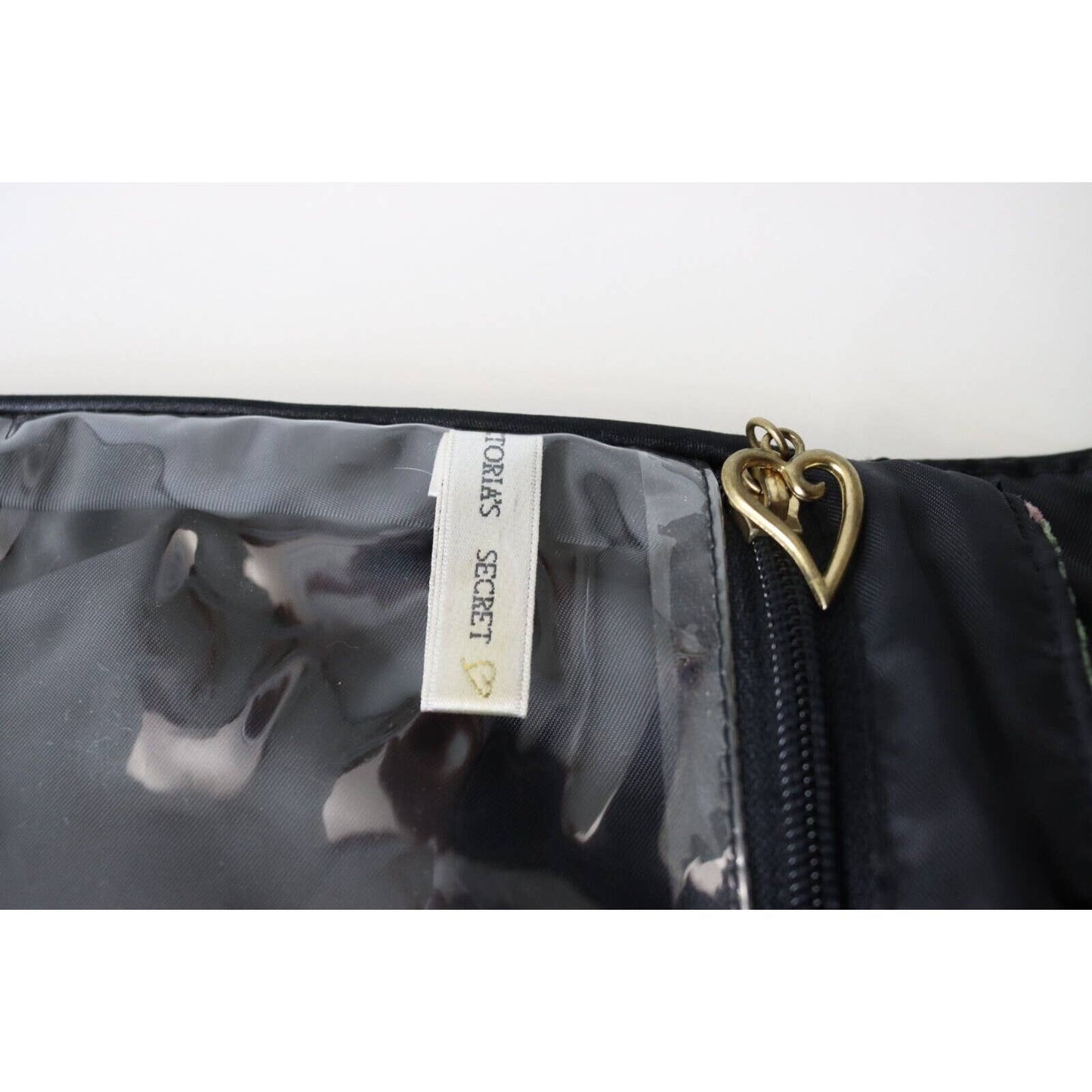 Vintage Rare Victoria Secret Cosmetic Bag Velvet Black Rose (34)