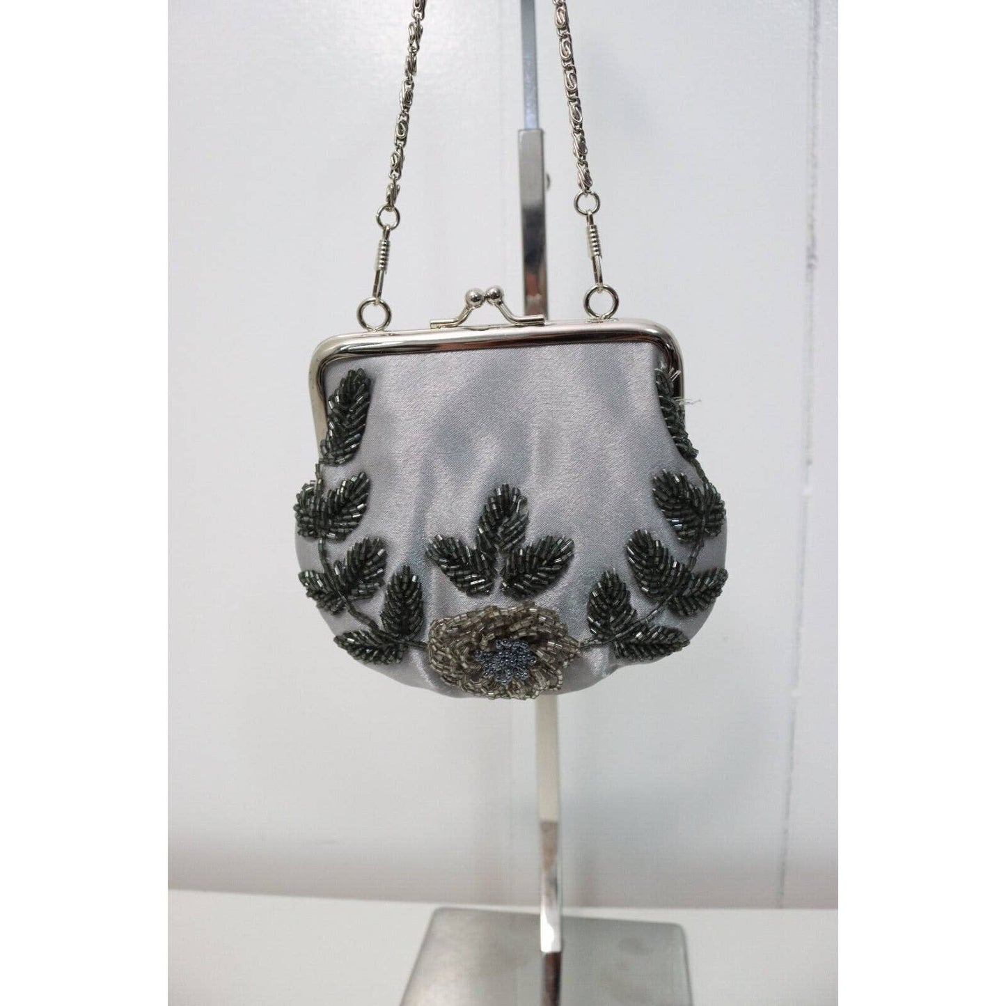 Silver Beaded Evening Handbag Kisslock Grey