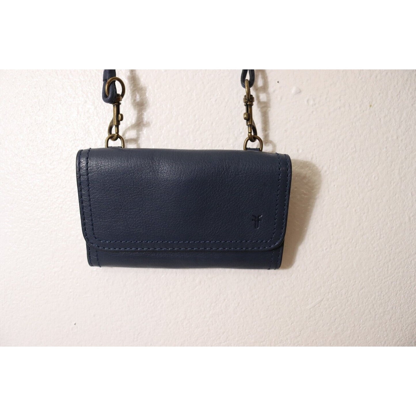 FRYE Lily Phone Crossbody Wallet Leather Navy Tri-Fold