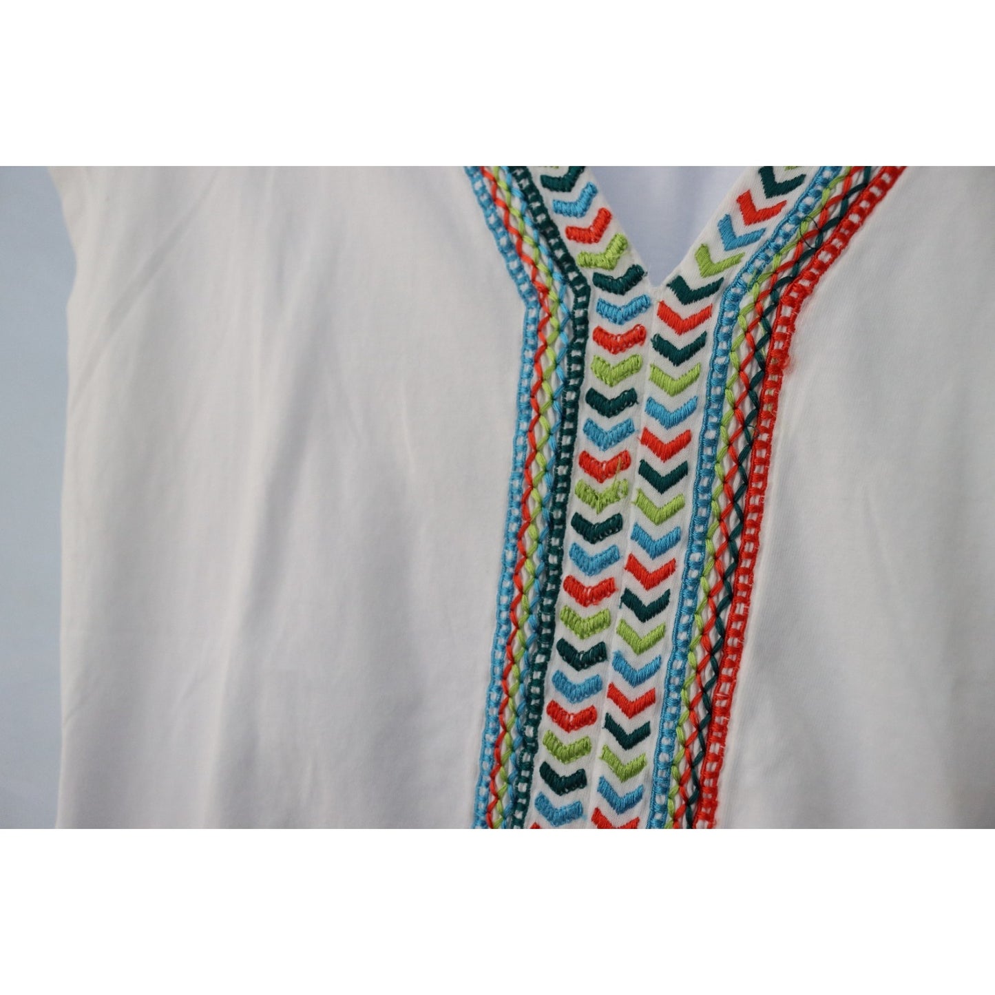 Soft Surroundings White Short Sleeve Top Size Small Embroidery