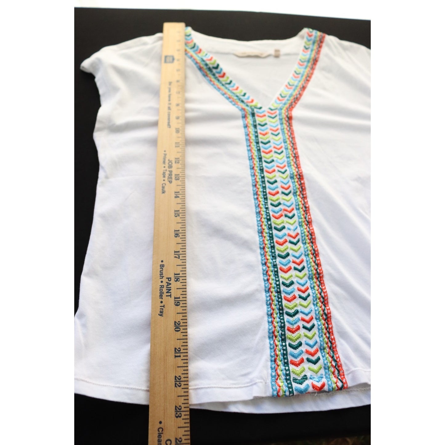 Soft Surroundings White Short Sleeve Top Size Small Embroidery