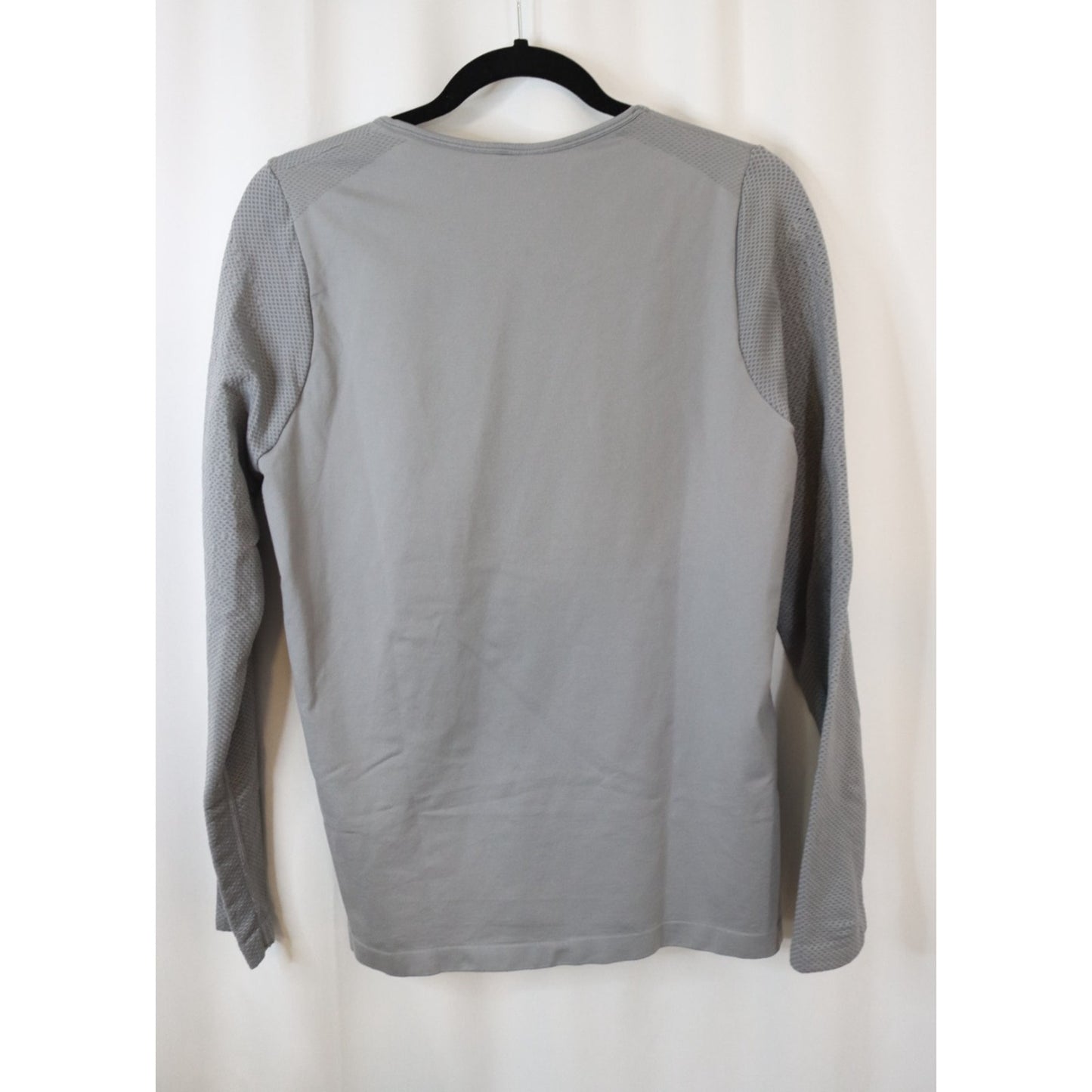 Fabletic Long Sleeve Gym Wear Top Size XL