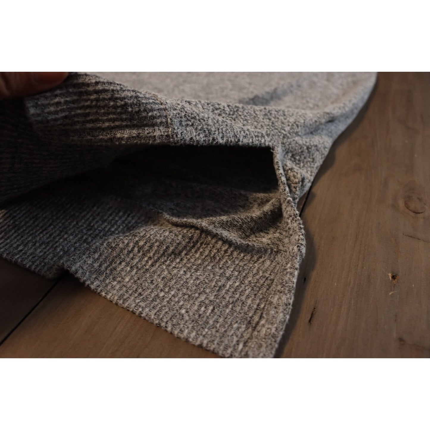 Lucky Brand M Sweater Heathered Gray Lightweight V-Neck Long Sleeve SOFT