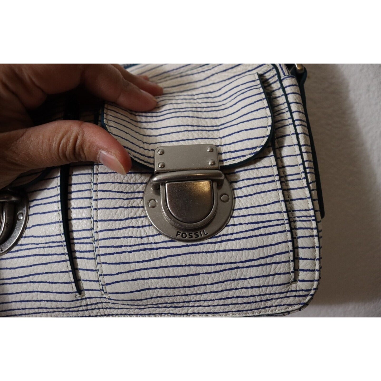 Vintage Fossil Leather Crossbody Shoulder Bag White Blue Striped Silver Buckle Accent