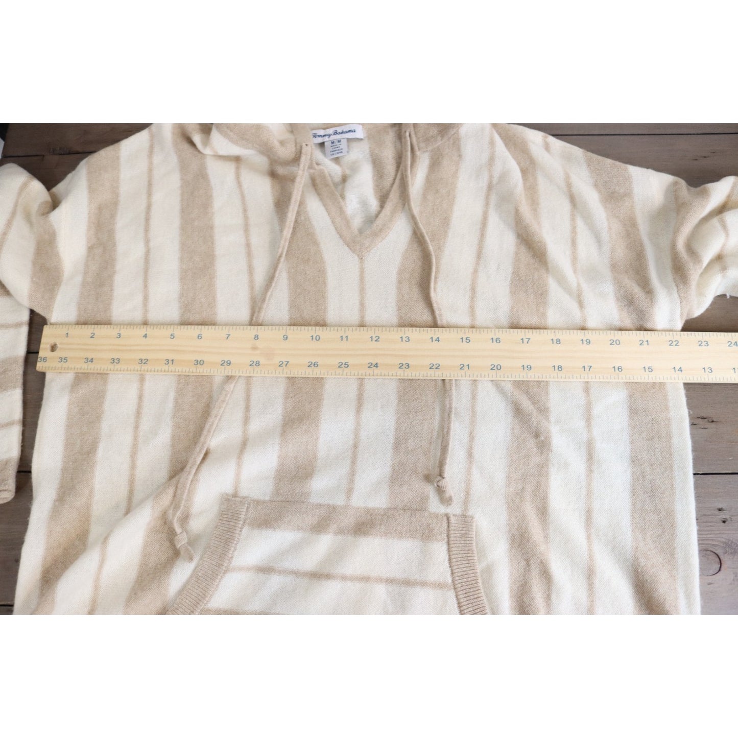 Tommy Bahama Medium Wool/Cashmere V Neck Long Sleeve Hoodie Lightweight