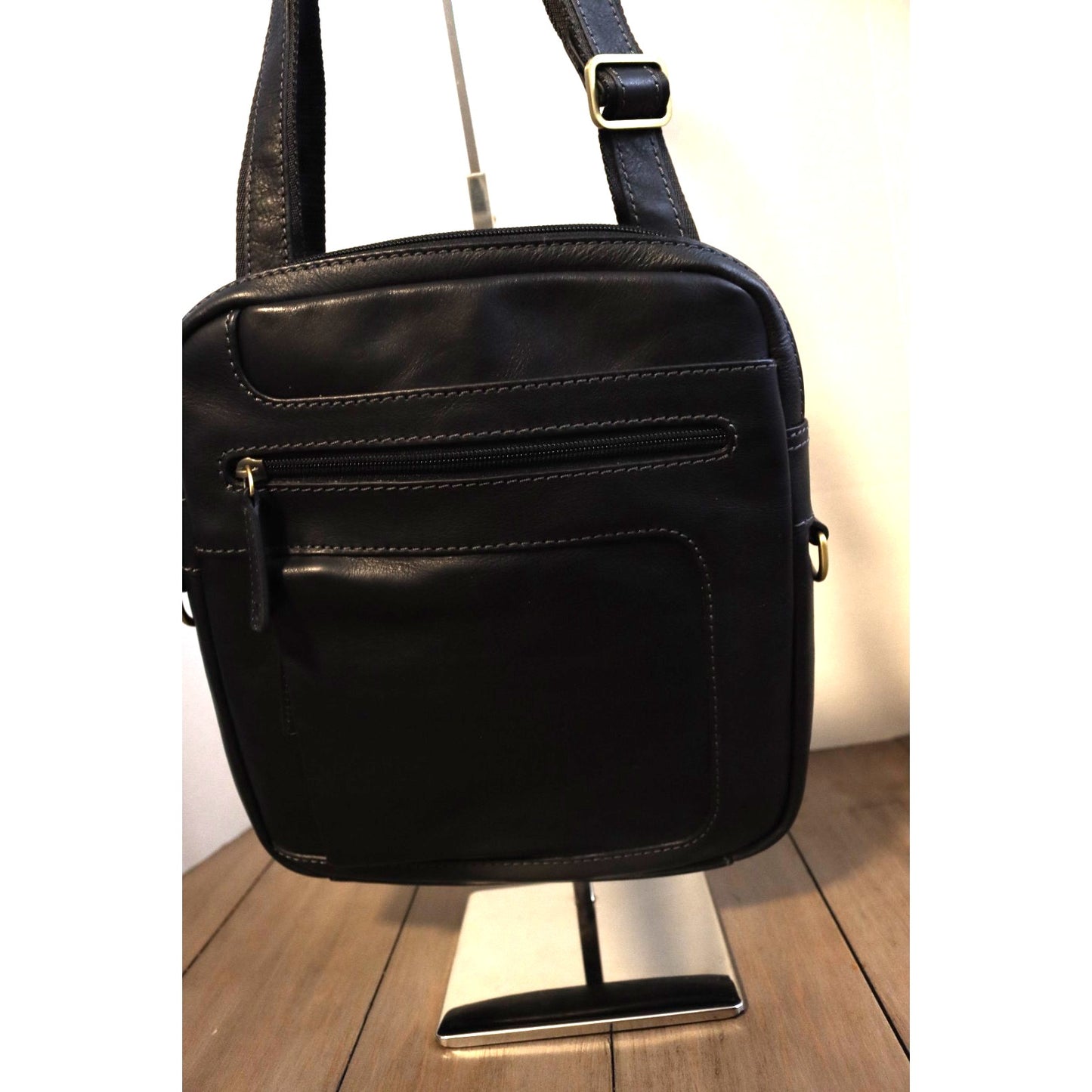 Vera Pelle Crossbody Black Leather Crossbody Bag
