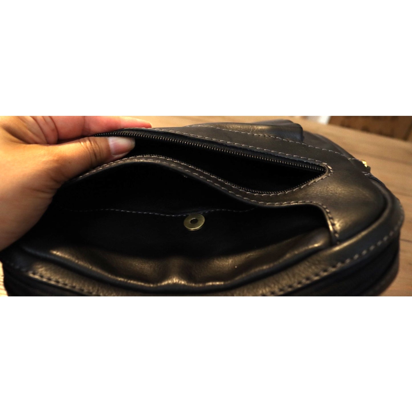 Vera Pelle Crossbody Black Leather Crossbody Bag
