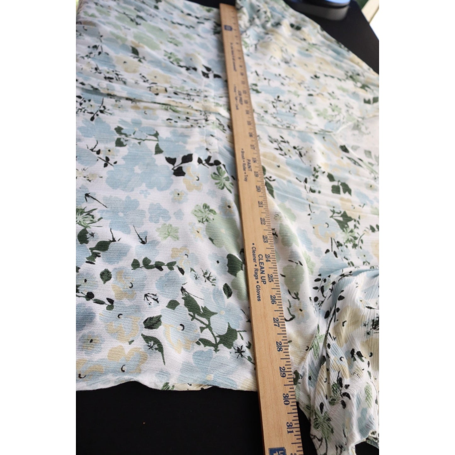 Ellos Cream and Floral Top Short Sleeve Size 26/28/2X Button Up
