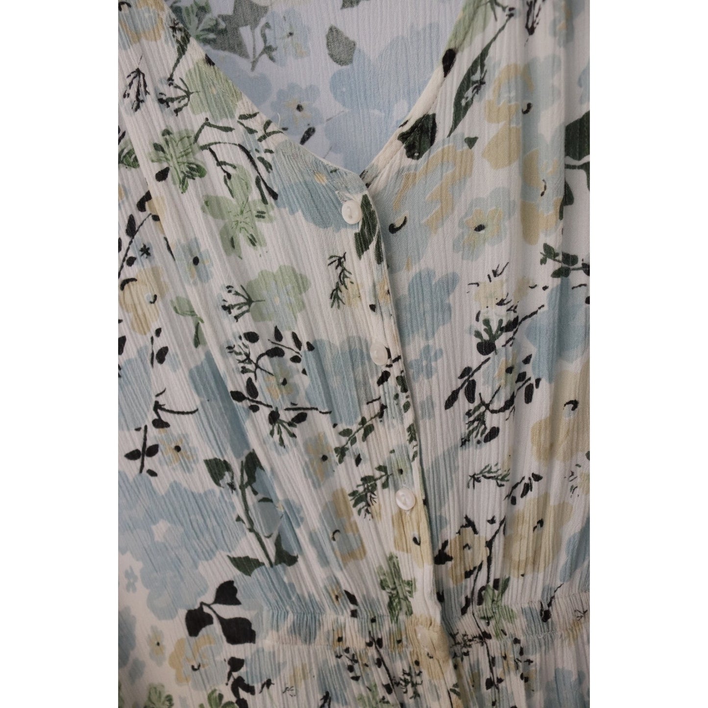 Ellos Cream and Floral Top Short Sleeve Size 26/28/2X Button Up