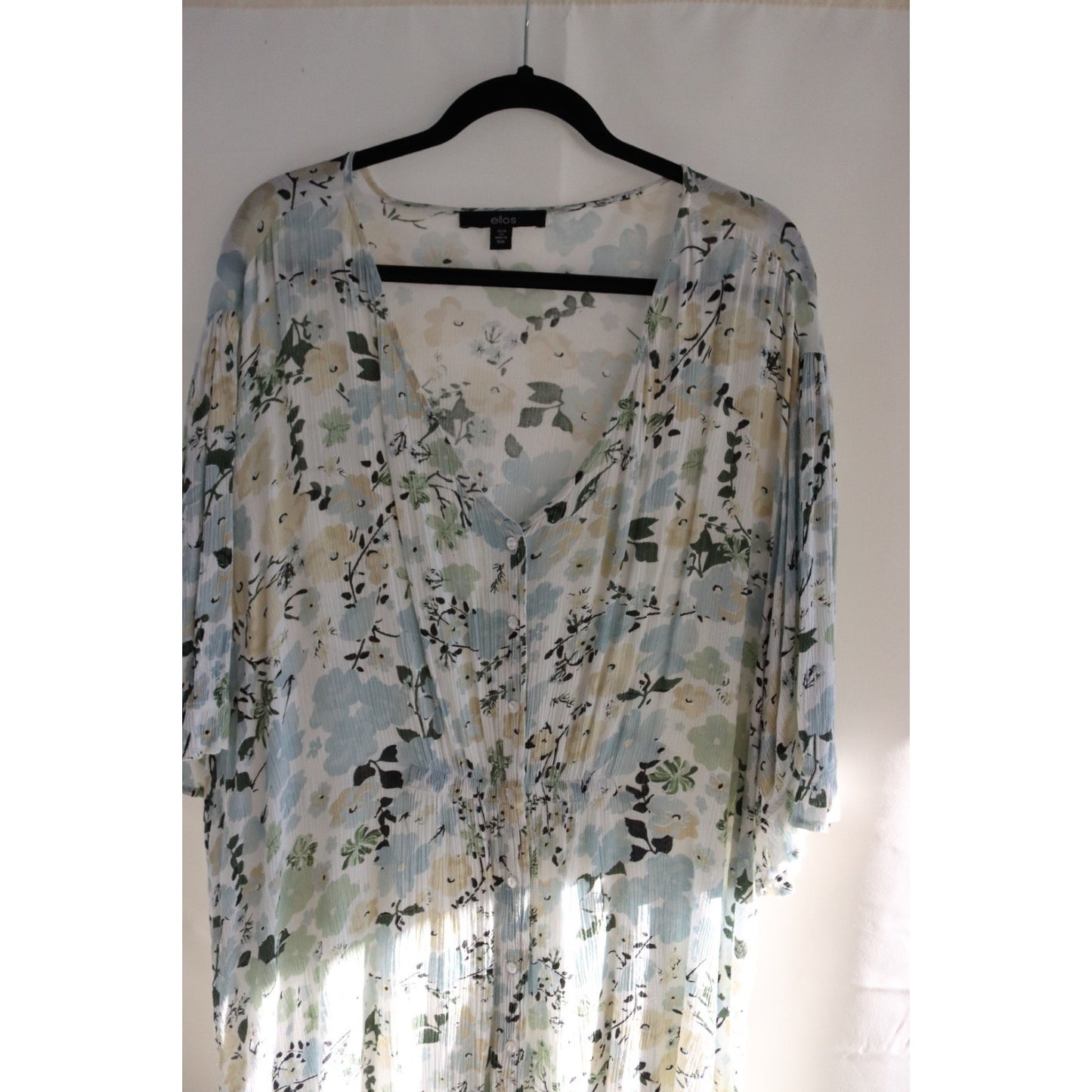 Ellos Cream and Floral Top Short Sleeve Size 26/28/2X Button Up