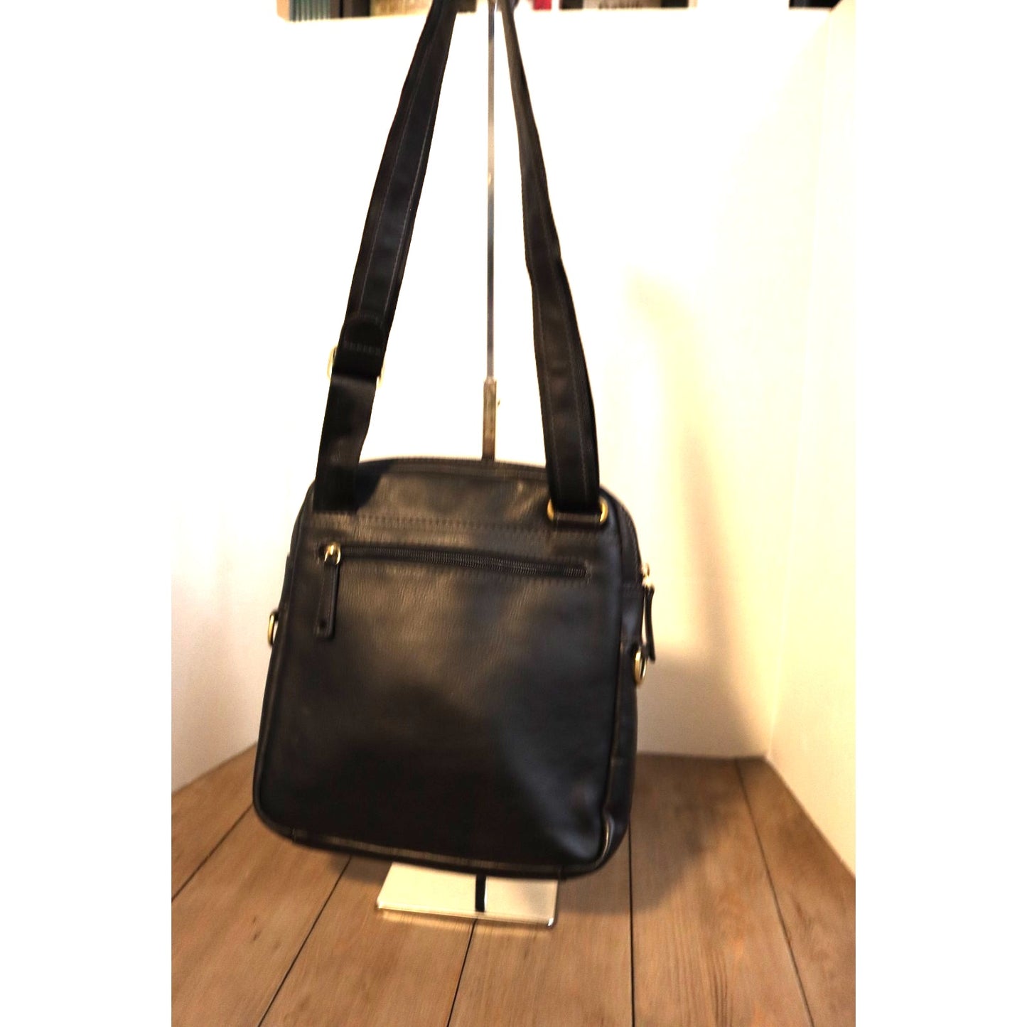 Vera Pelle Crossbody Black Leather Crossbody Bag