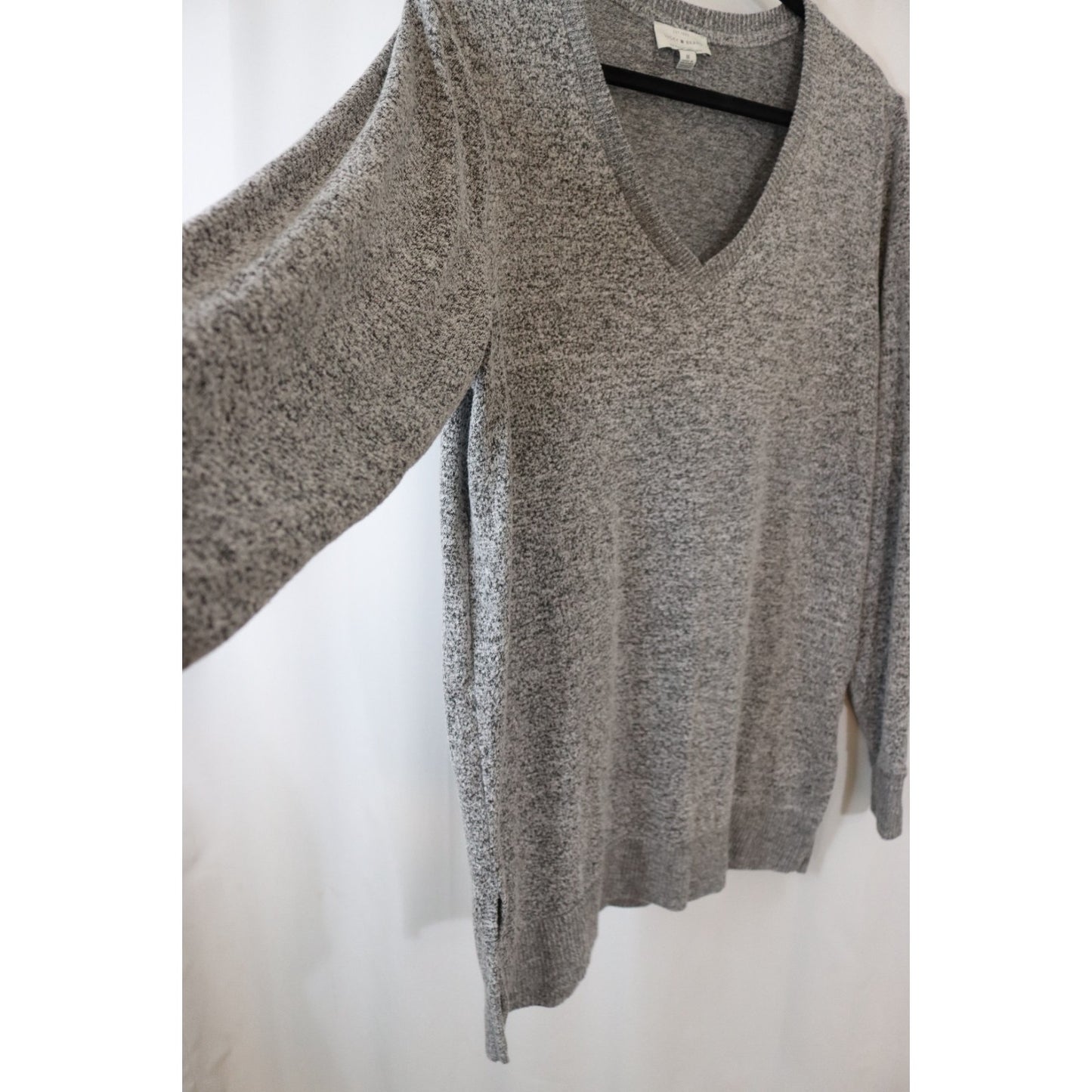 Lucky Brand M Sweater Heathered Gray Lightweight V-Neck Long Sleeve SOFT