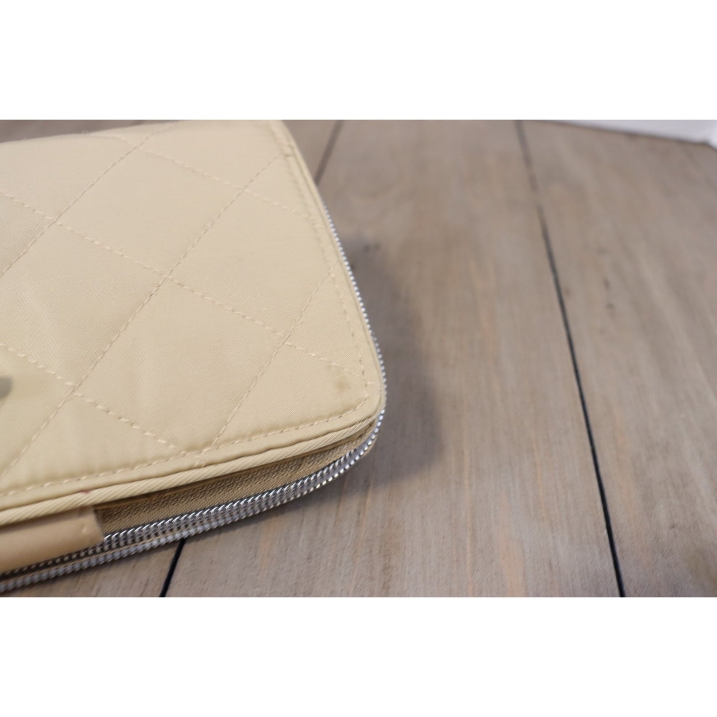 Vera Bradley Beige Large Wallet Credit Card Quilted