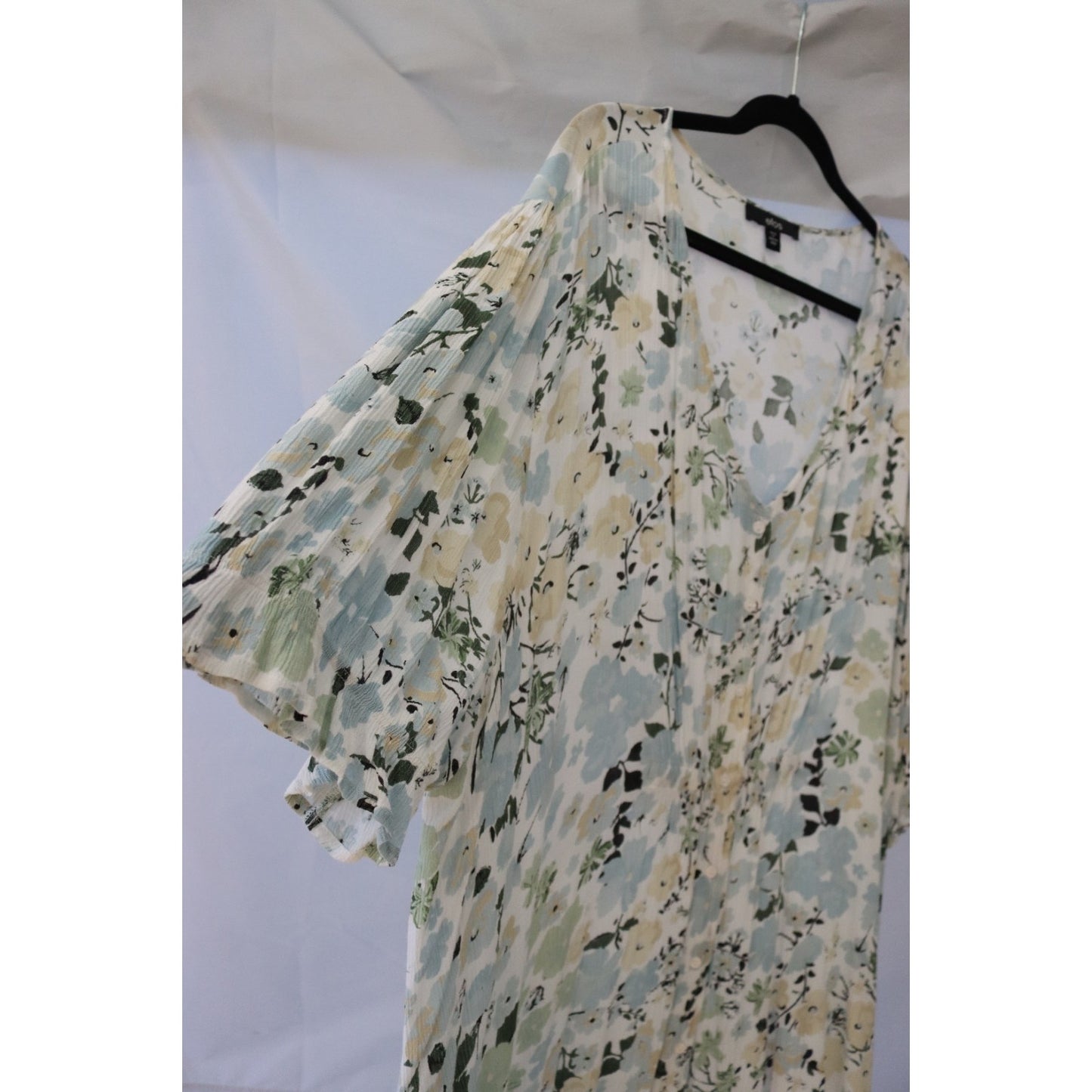 Ellos Cream and Floral Top Short Sleeve Size 26/28/2X Button Up