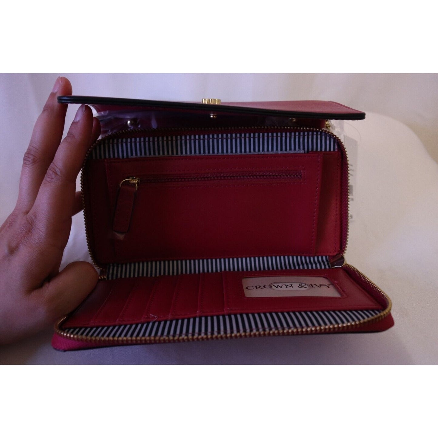 NWT Crown & Ivy Pink Crossbody Purse Convertable Wallet Detactable Strap