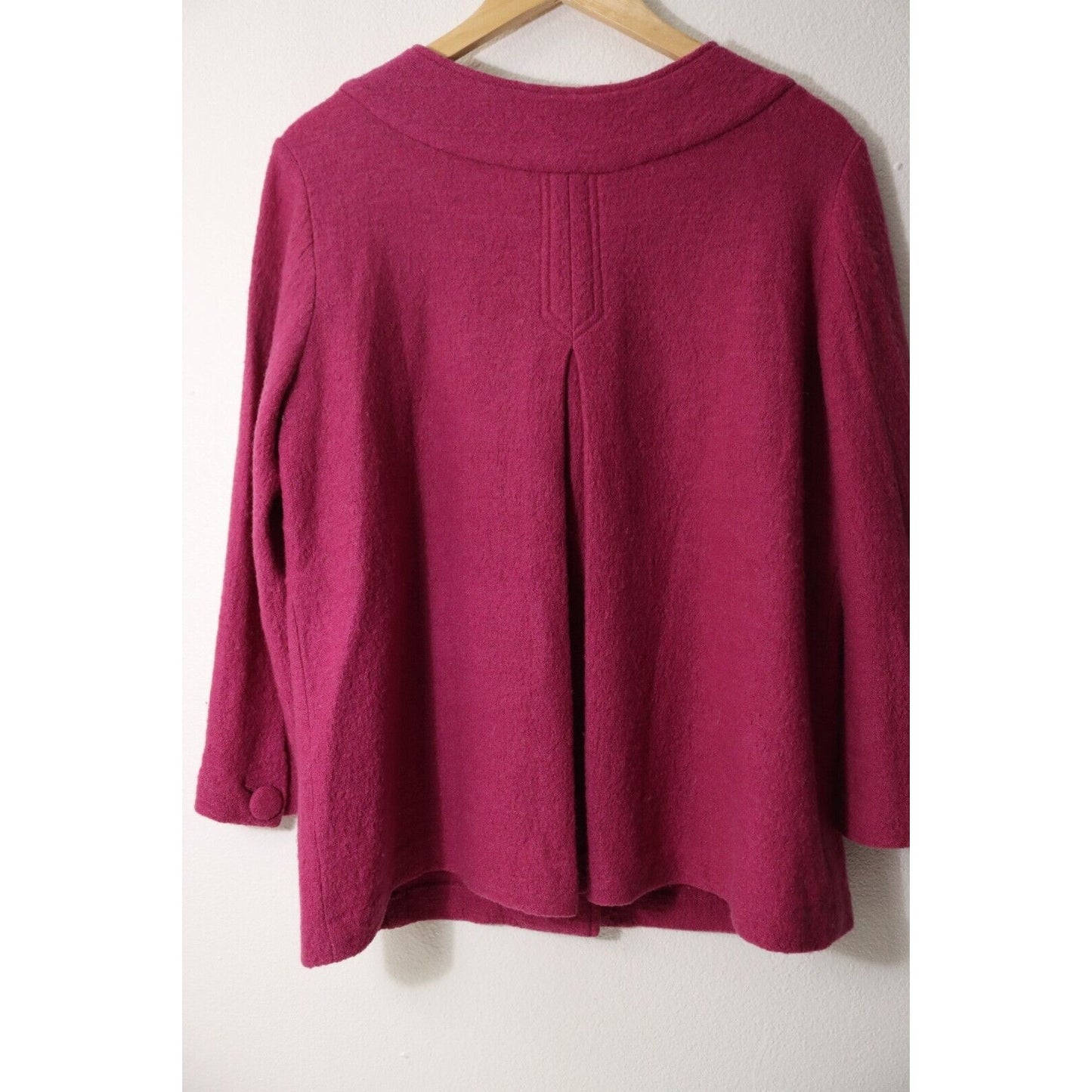 Harve Benard Top Medium 3/4 Sleeve Pink Cardigan Button Closure