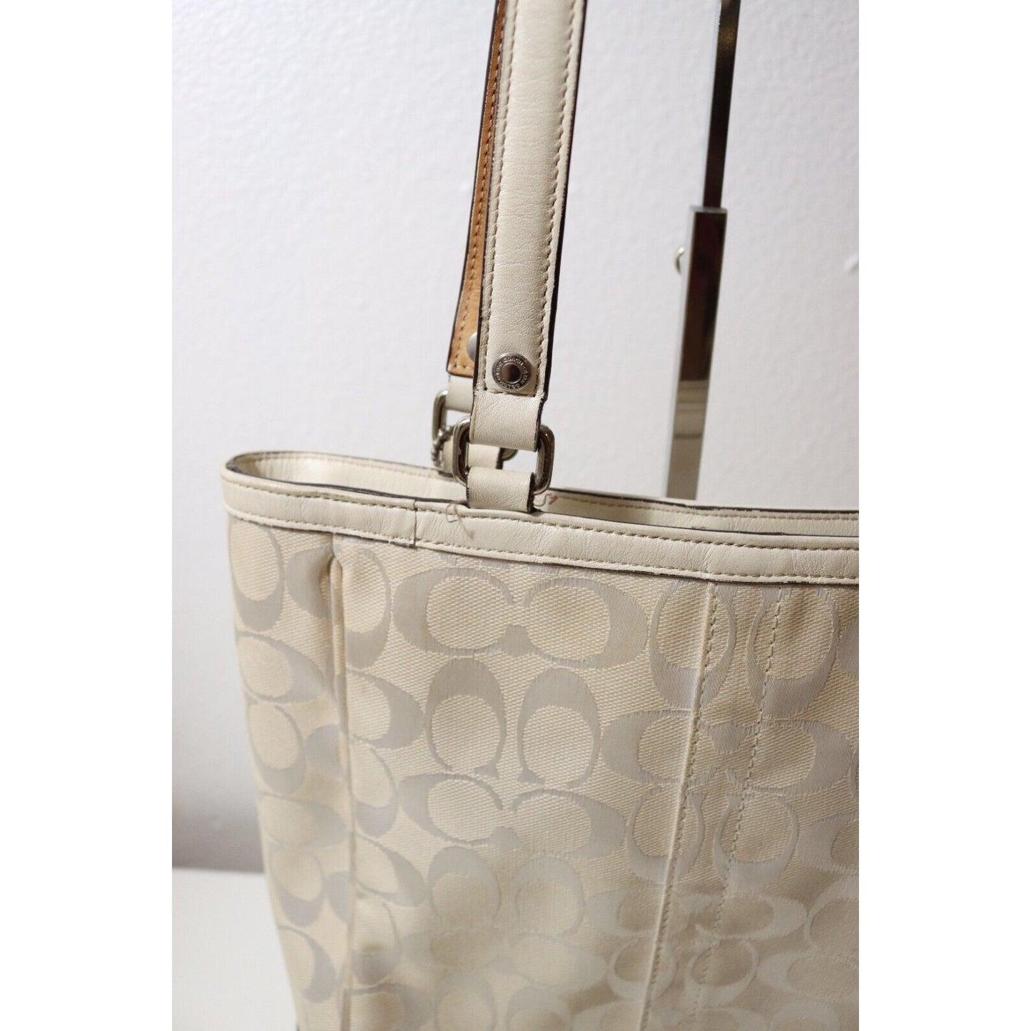 Auth COACH Signature Lunch Tote 1464 Cream Jacquard Leather - Tote Bag