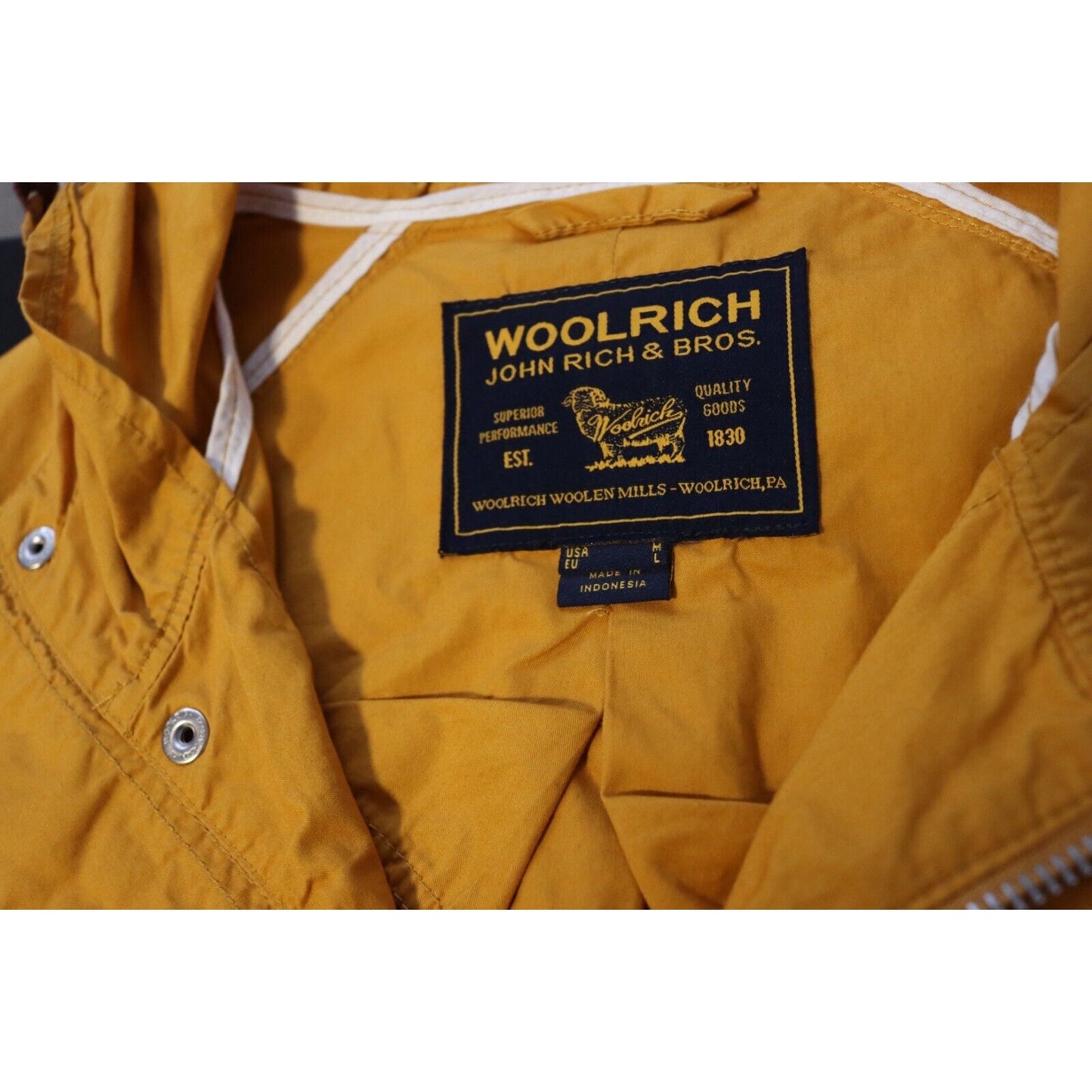 Woolrich Yellow Jacket Hoodie Size Medium Cotton