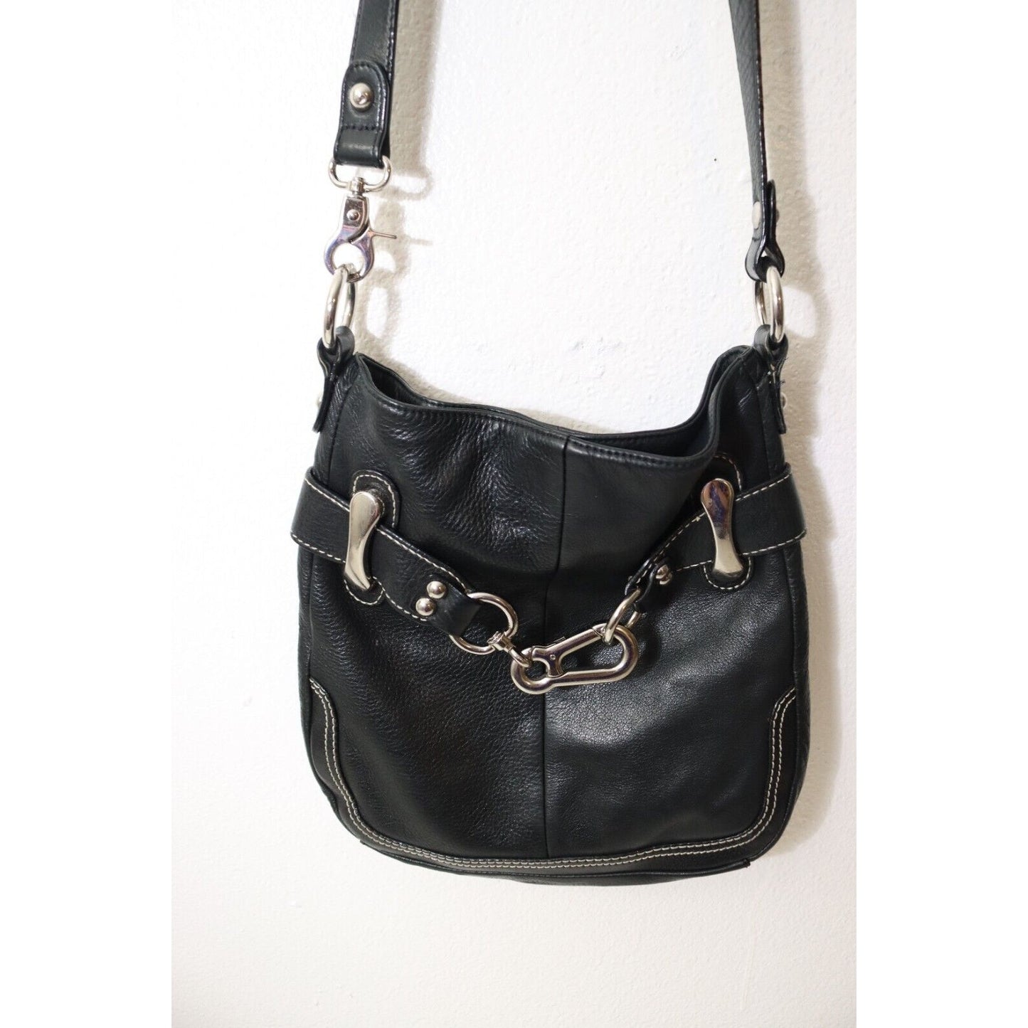 B Makowsky Black Leather Crossbody Handbag