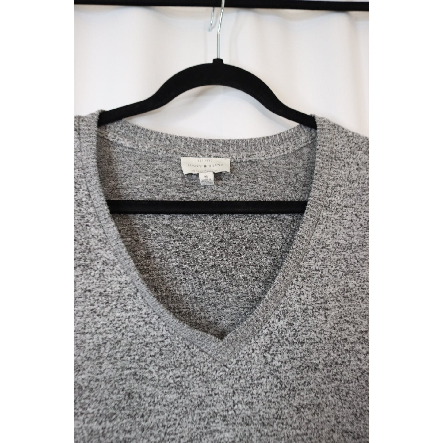 Lucky Brand M Sweater Heathered Gray Lightweight V-Neck Long Sleeve SOFT