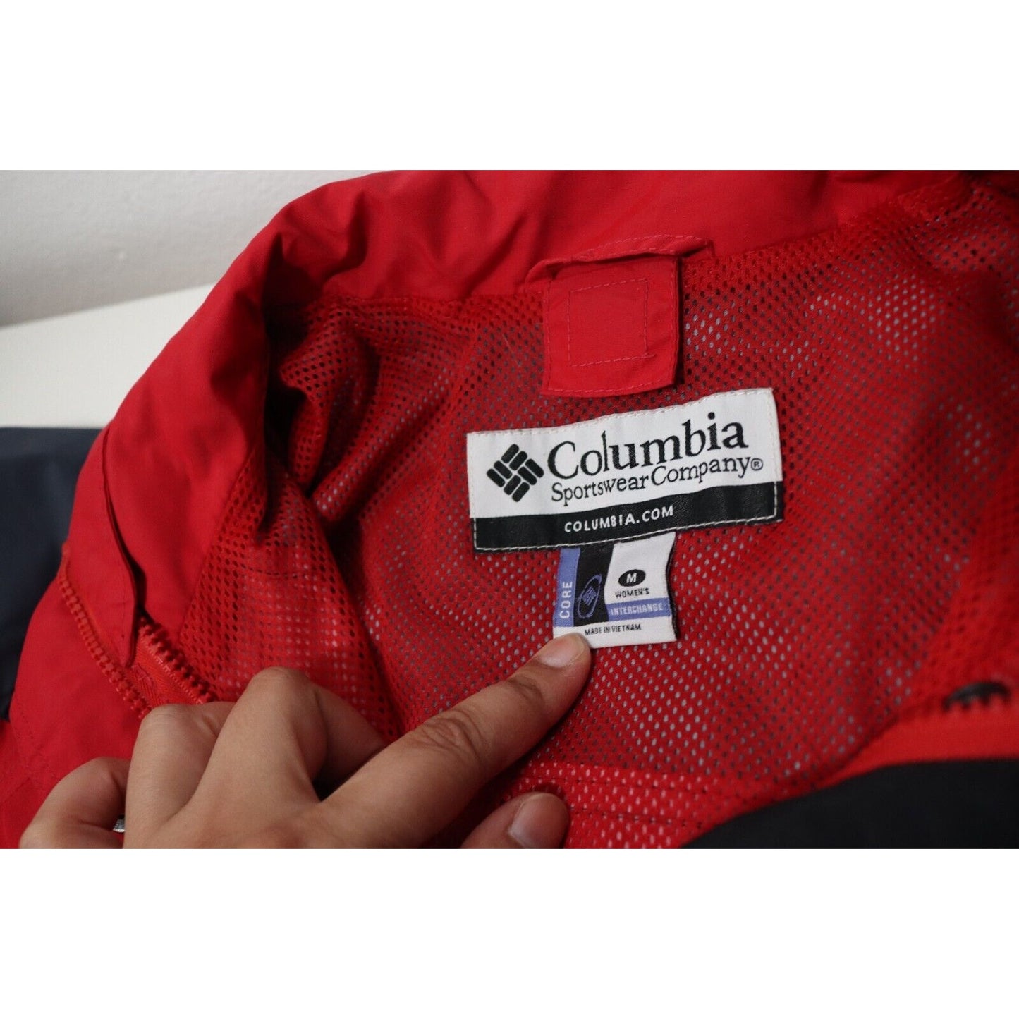 Columbia Windbreaker Red and Black Detachable Hoodie Size Medium