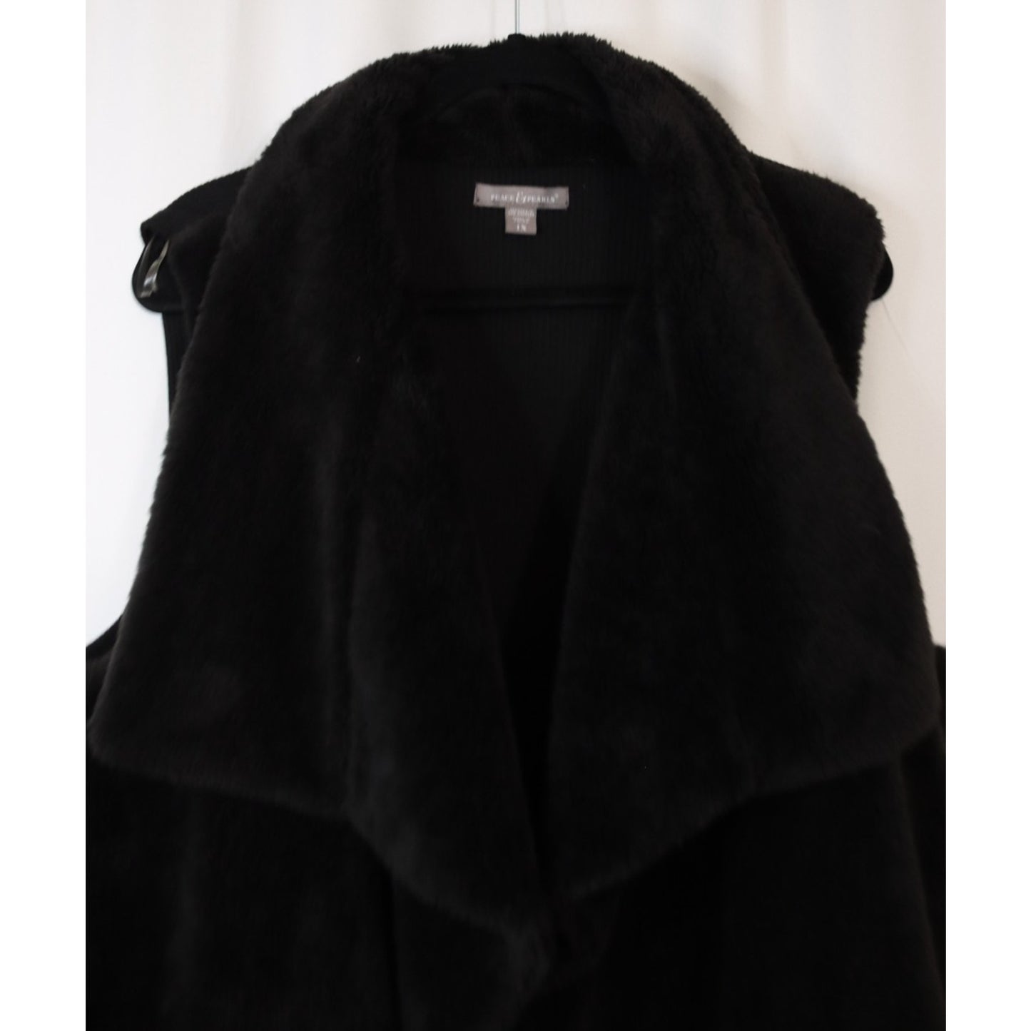 Peace and Pearl Faux Fur Vest 1X Polyester