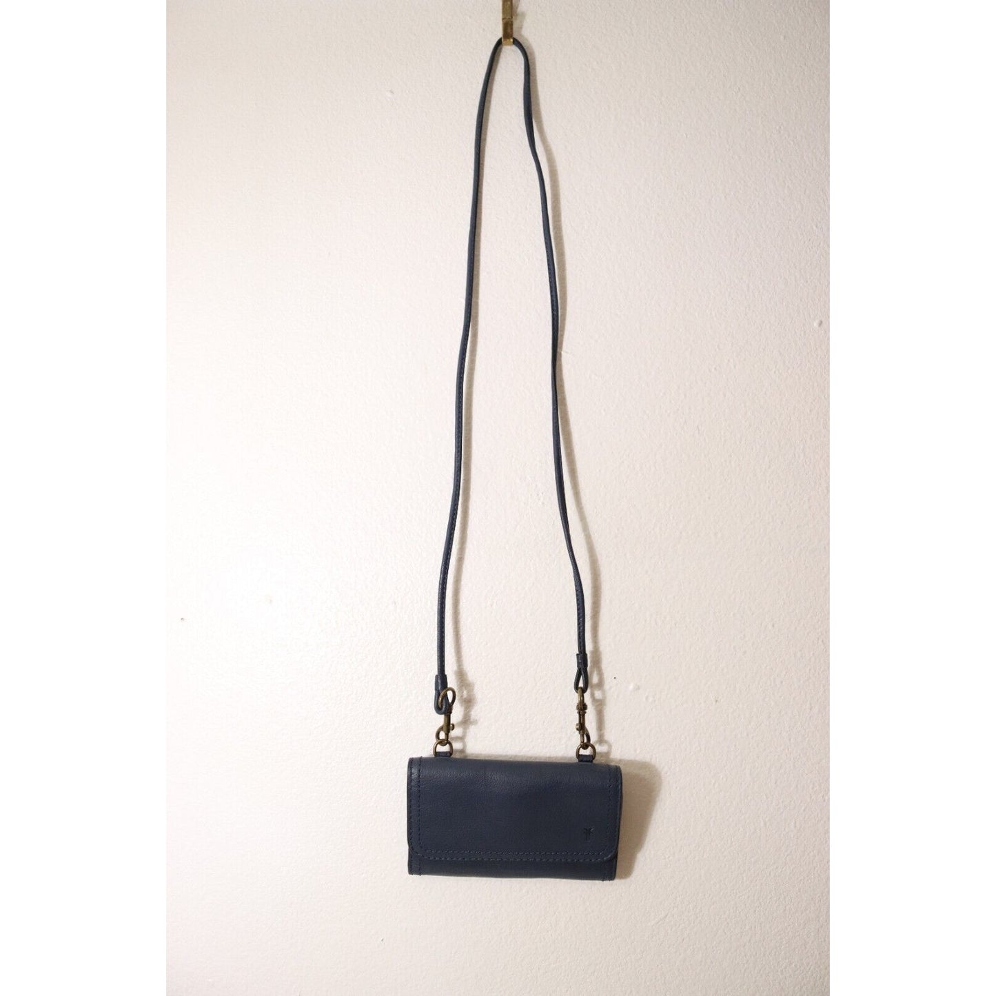 FRYE Lily Phone Crossbody Wallet Leather Navy Tri-Fold