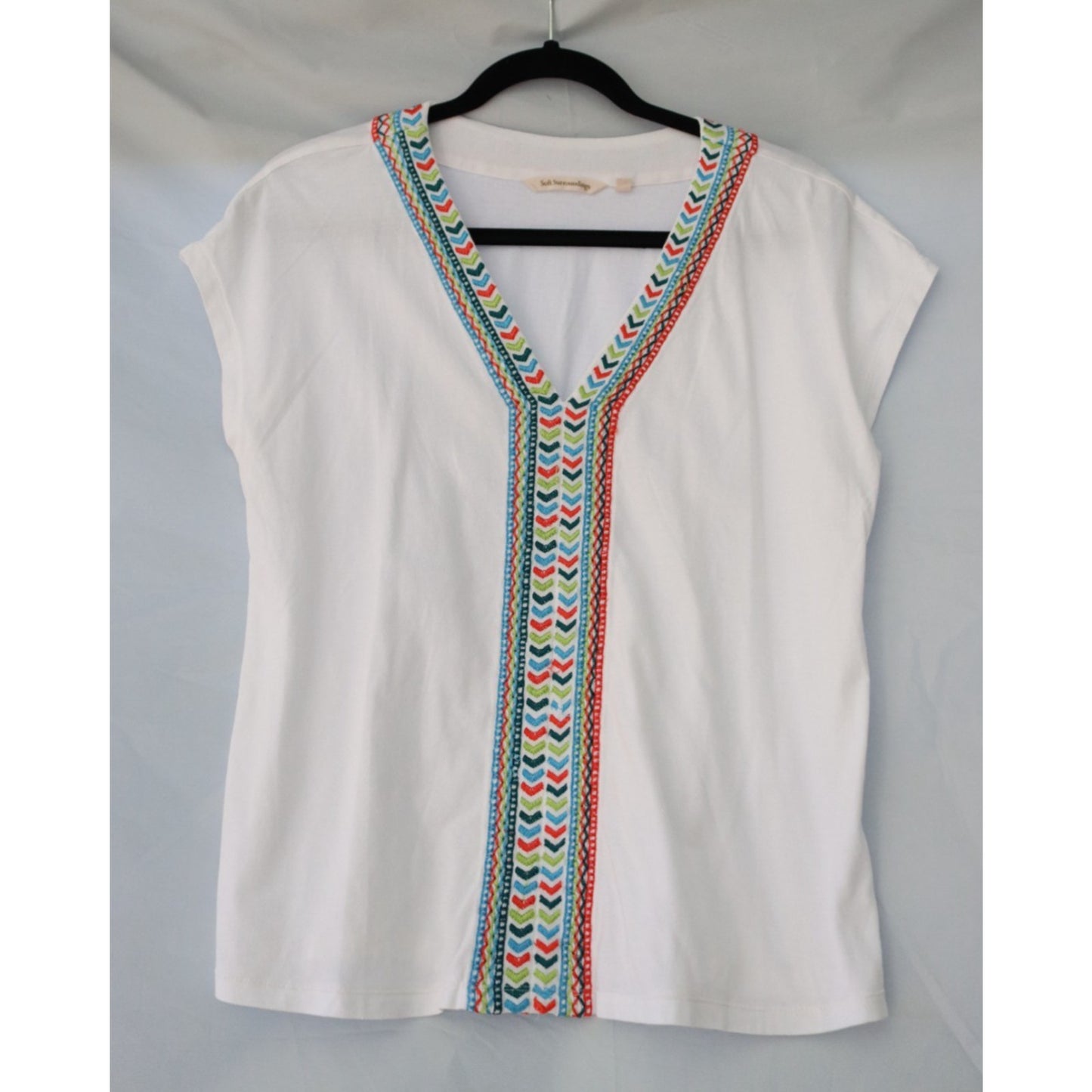 Soft Surroundings White Short Sleeve Top Size Small Embroidery