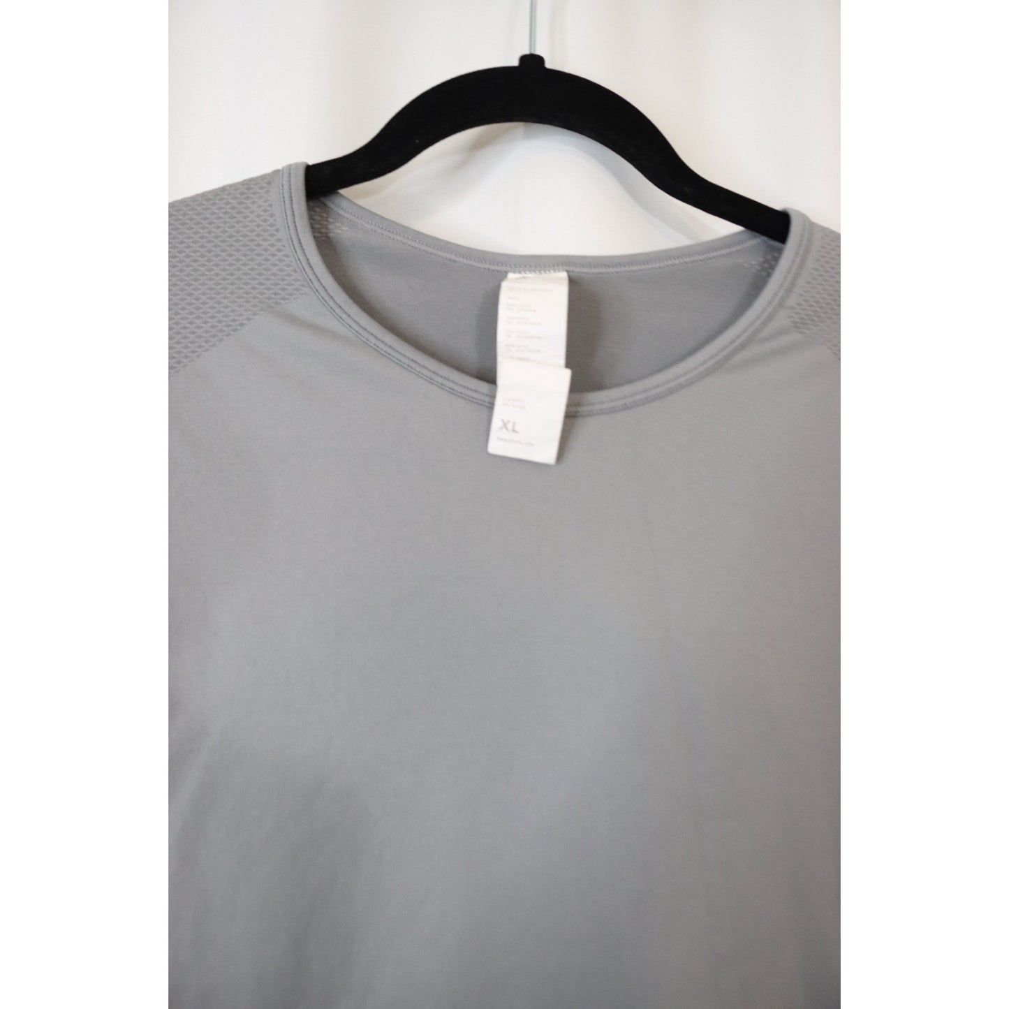 Fabletic Long Sleeve Gym Wear Top Size XL