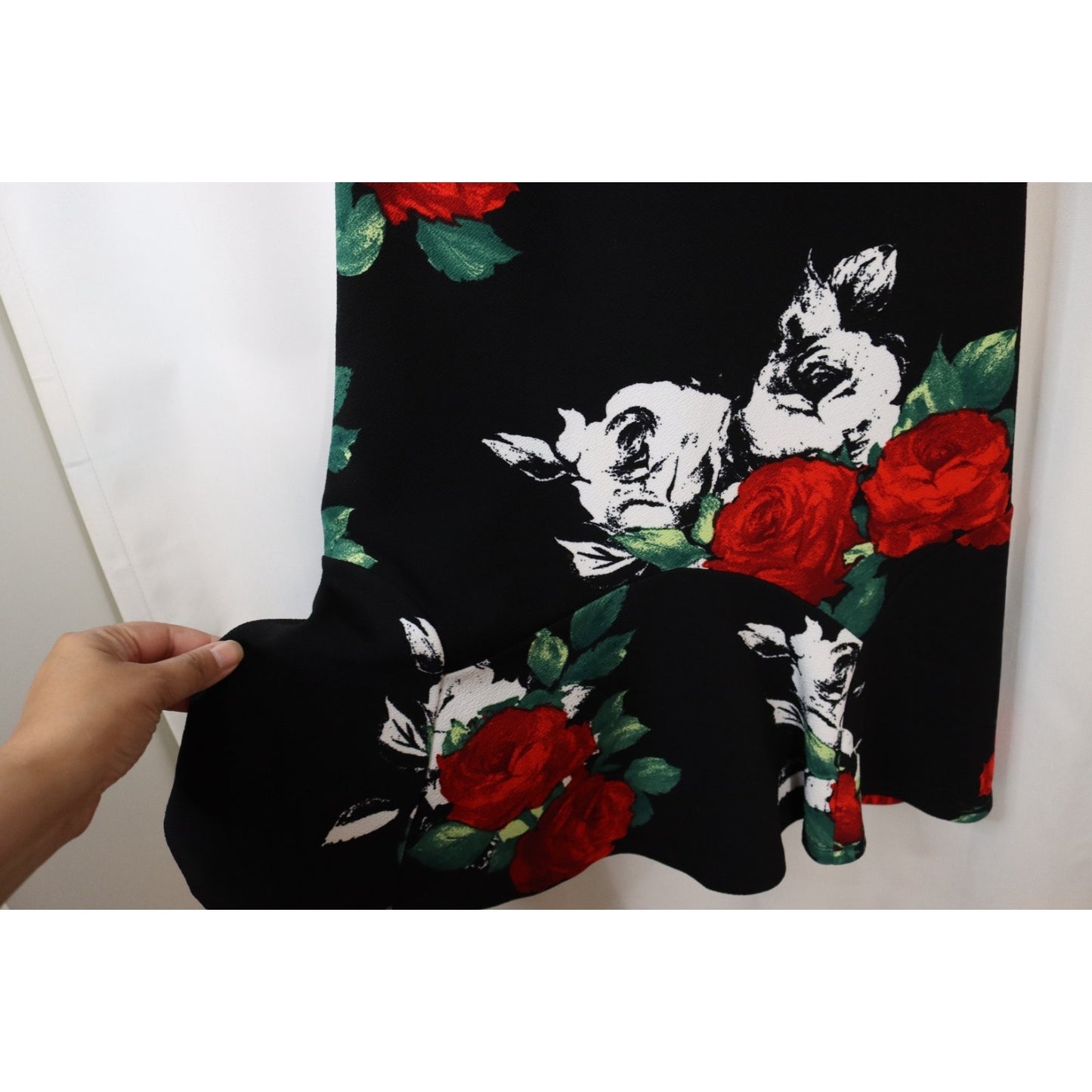 Shelby and Palmer Black Floral Dress Size 8 Short Sleeveless