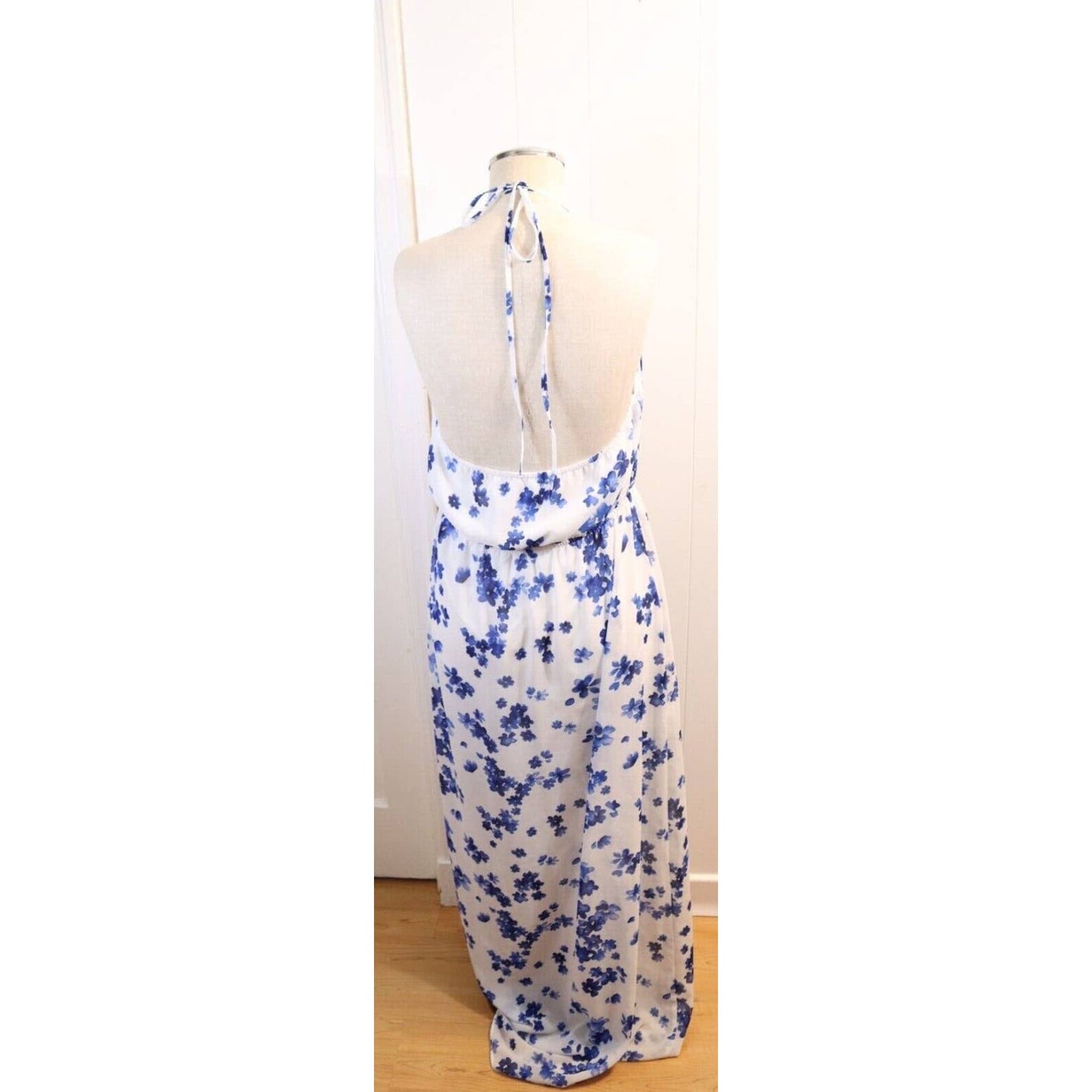 Forever 21 Dress White and Blue Short to Maxi Dress Large Sleeveless